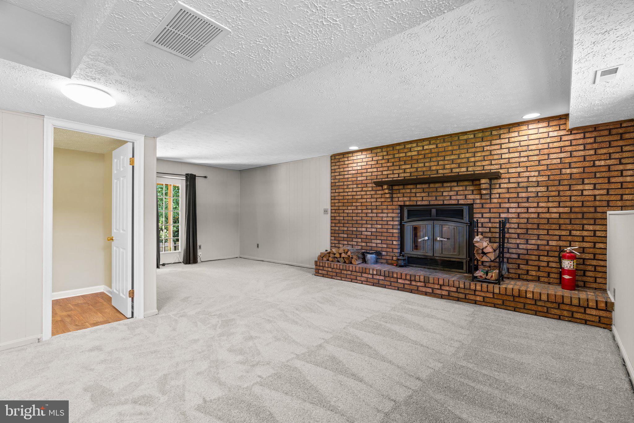 TREVOR WOODS - Residential