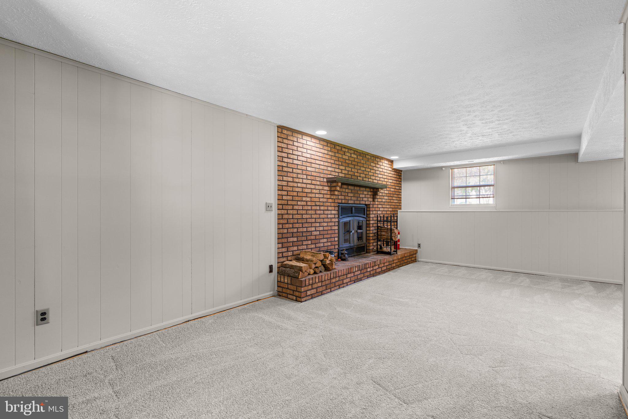 TREVOR WOODS - Residential