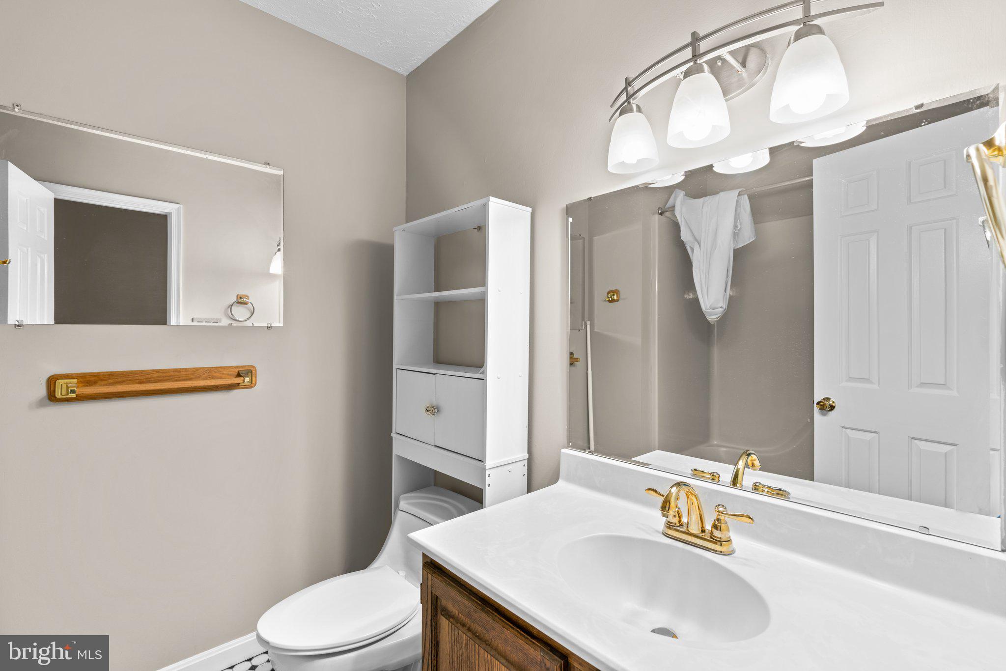 TREVOR WOODS - Residential