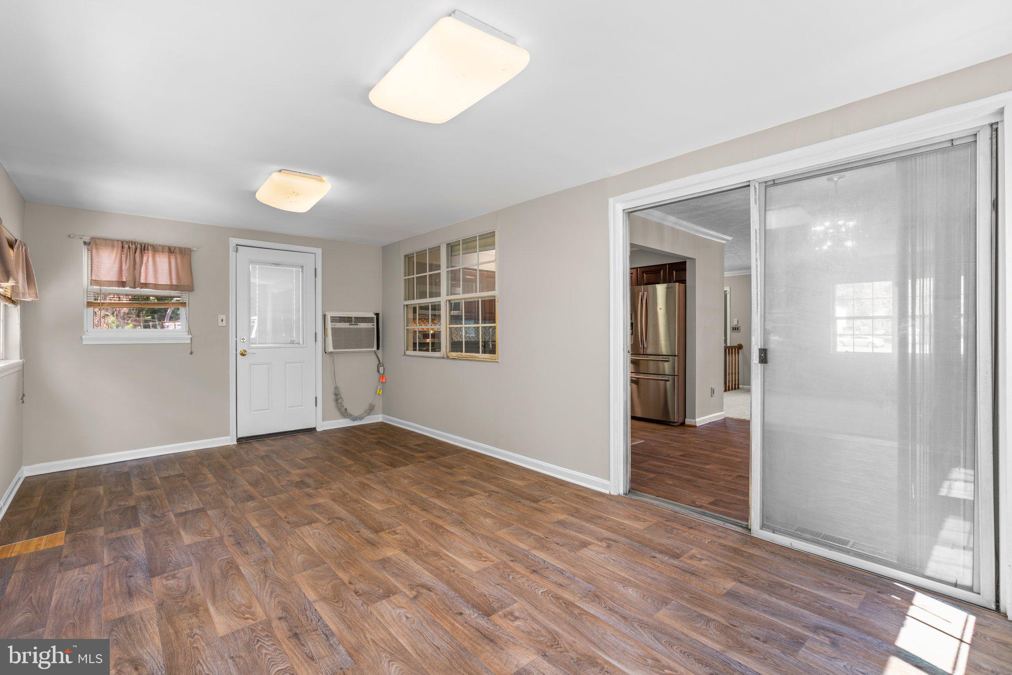 TREVOR WOODS - Residential