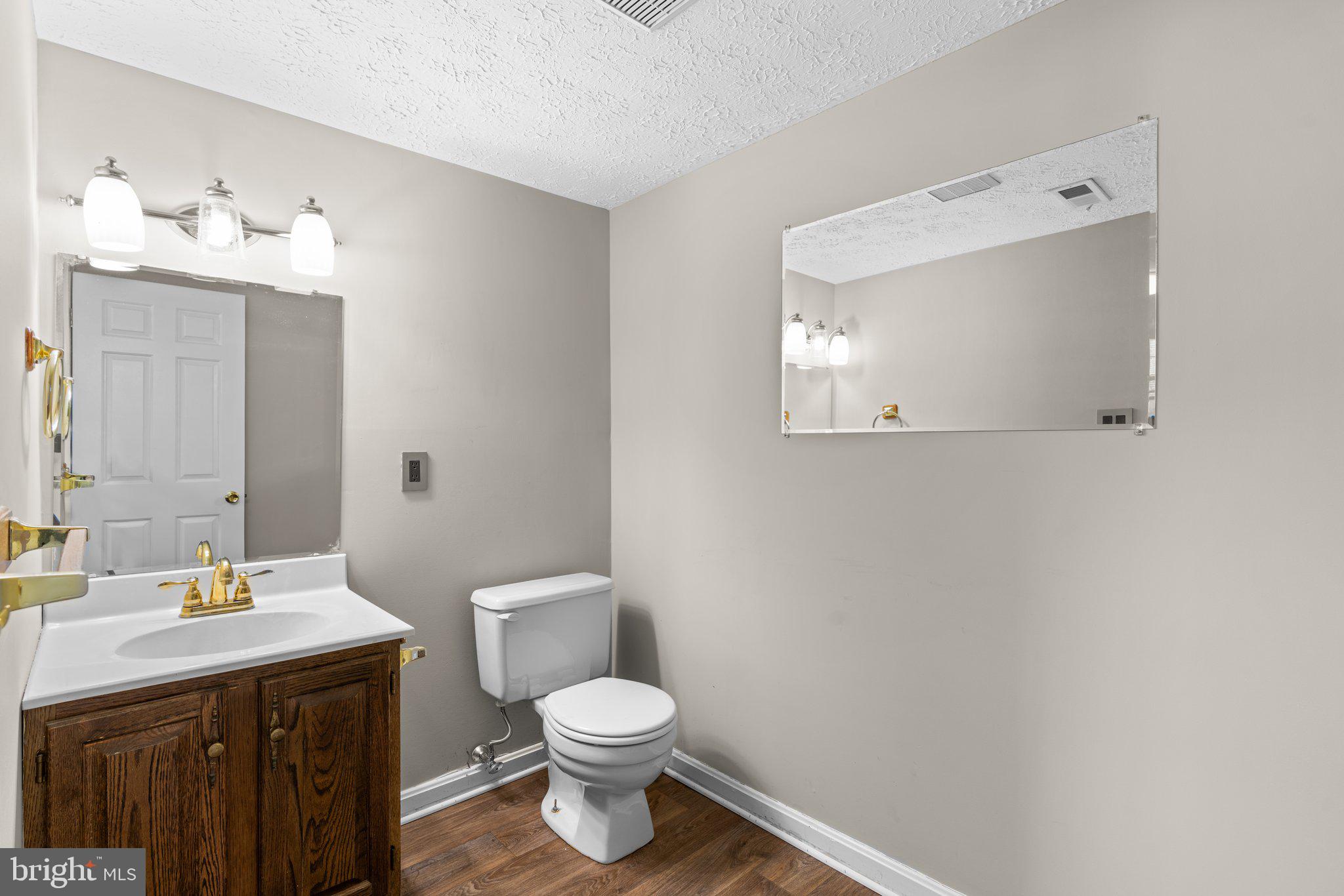 TREVOR WOODS - Residential