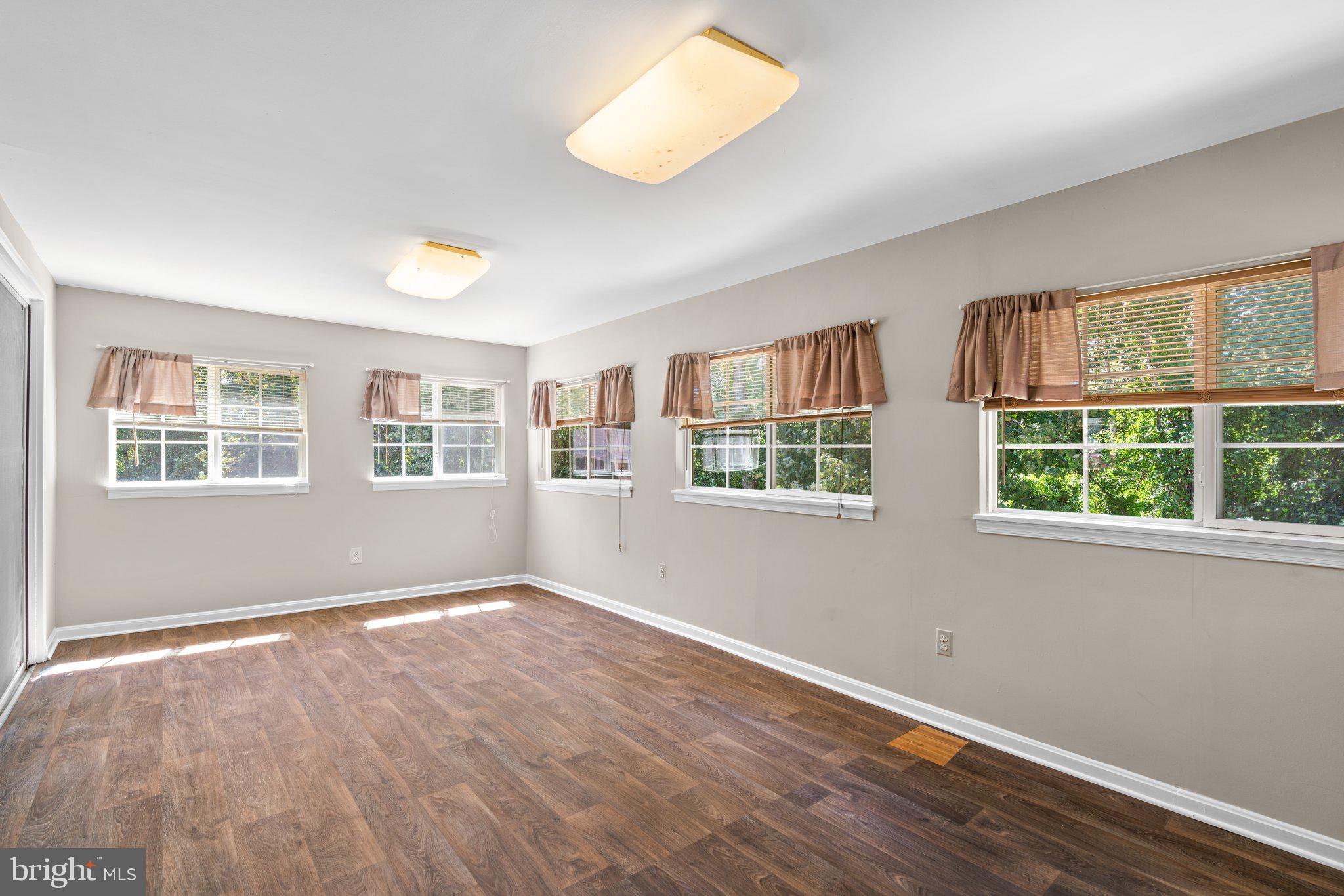 TREVOR WOODS - Residential