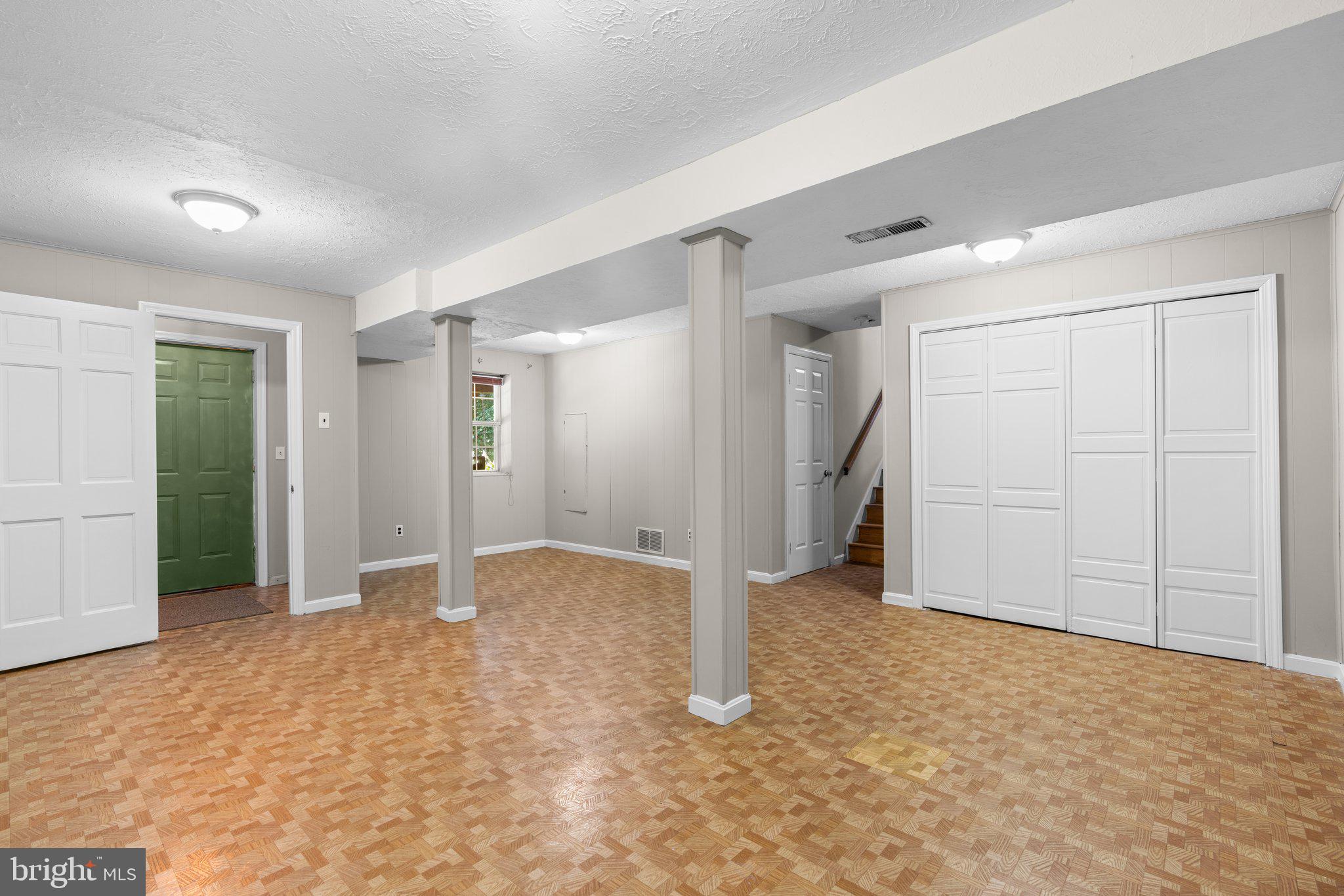 TREVOR WOODS - Residential