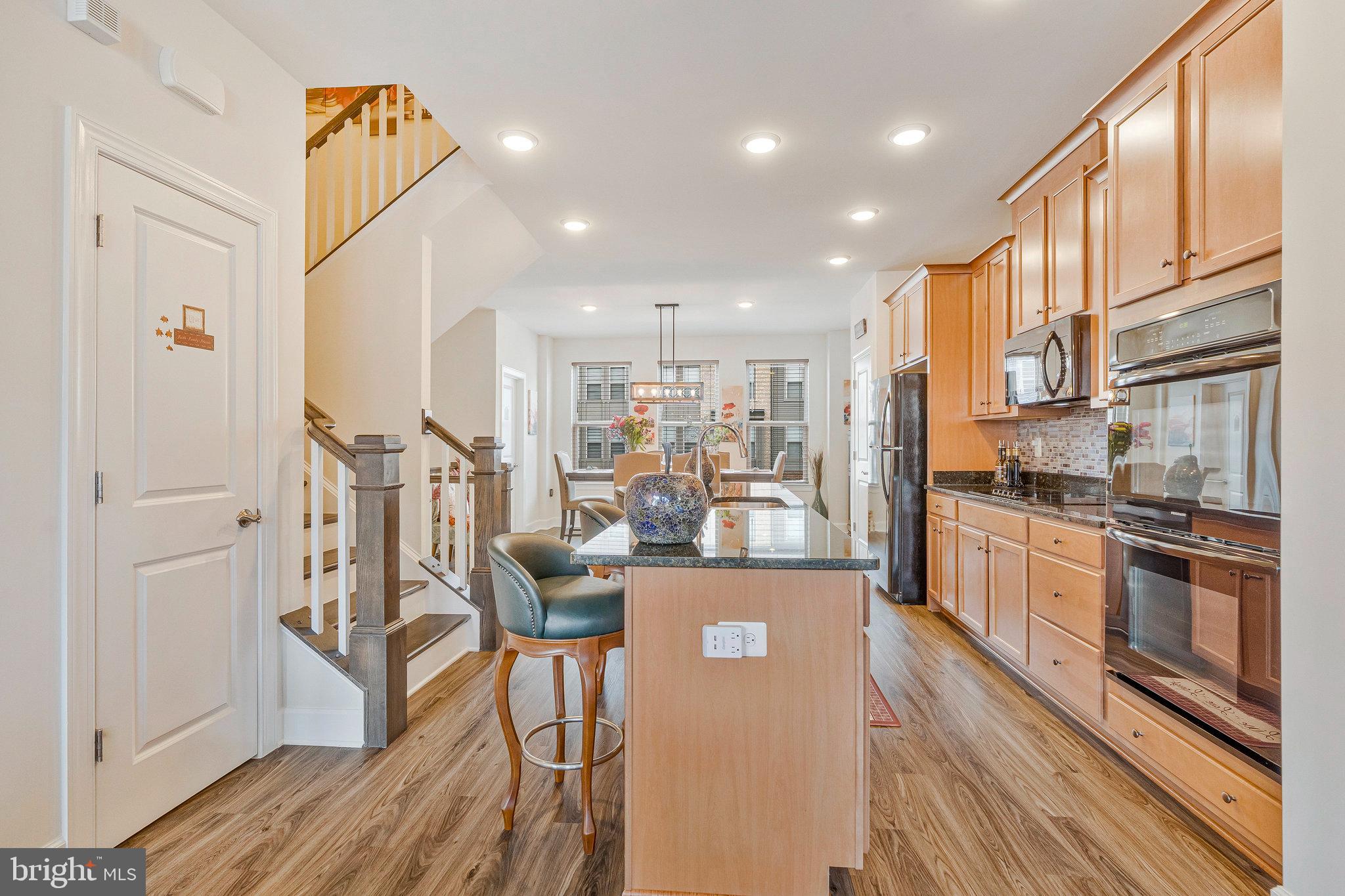45394 DAVENO SQUARE