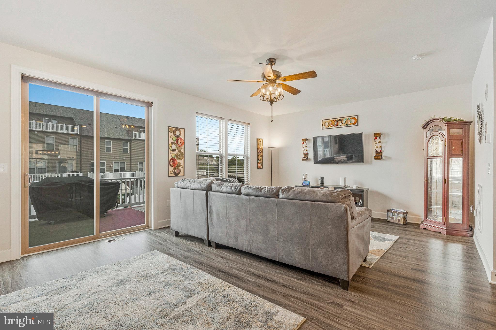45394 DAVENO SQUARE