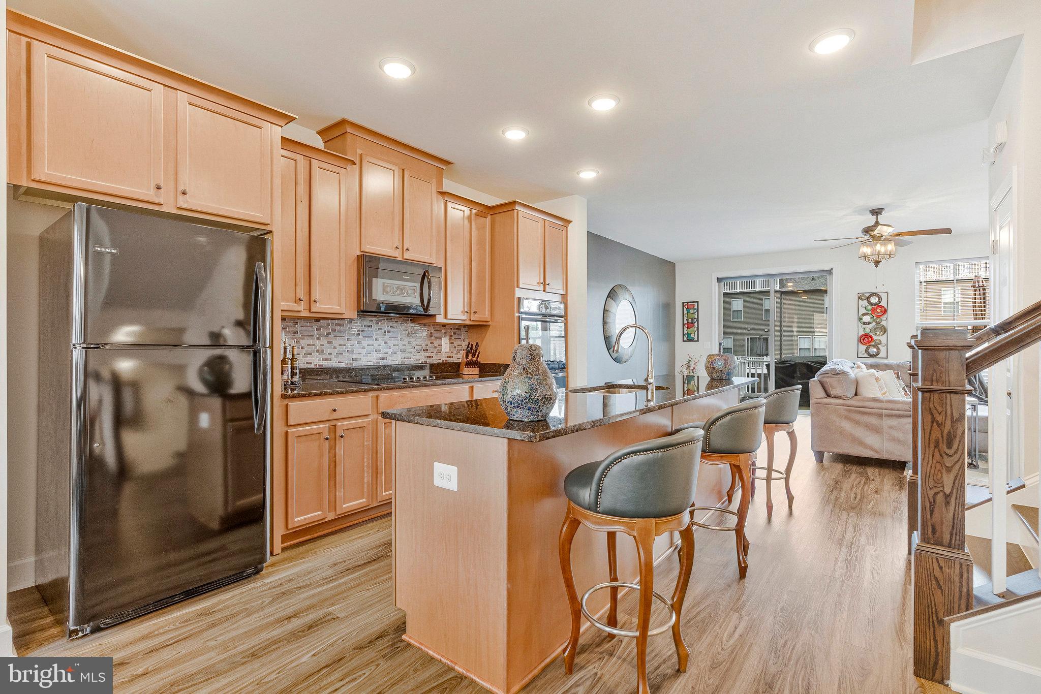 45394 DAVENO SQUARE
