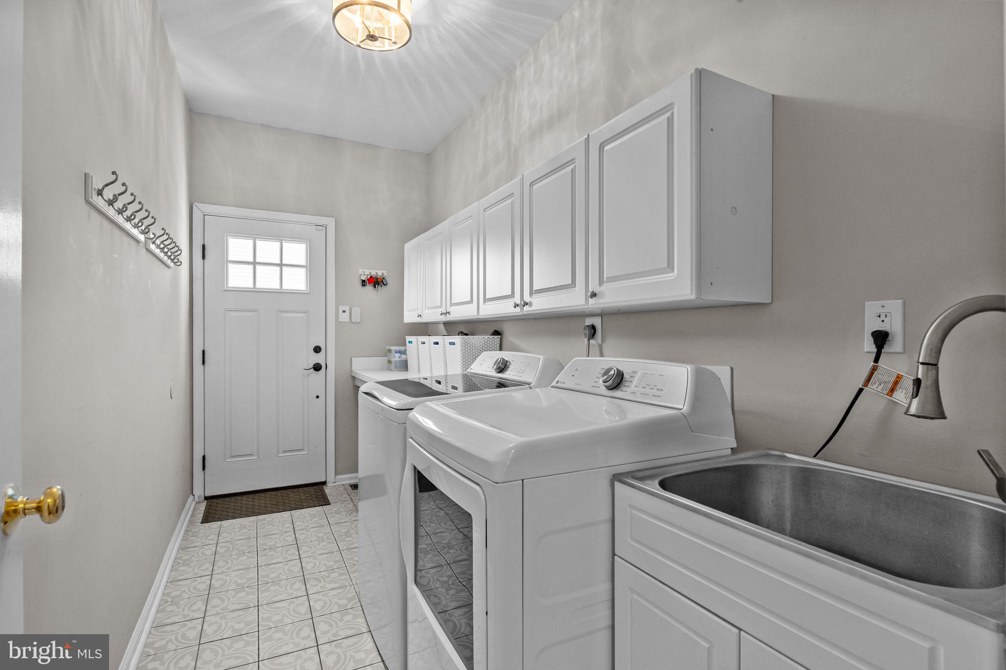 MEADOWBROOK - Residential