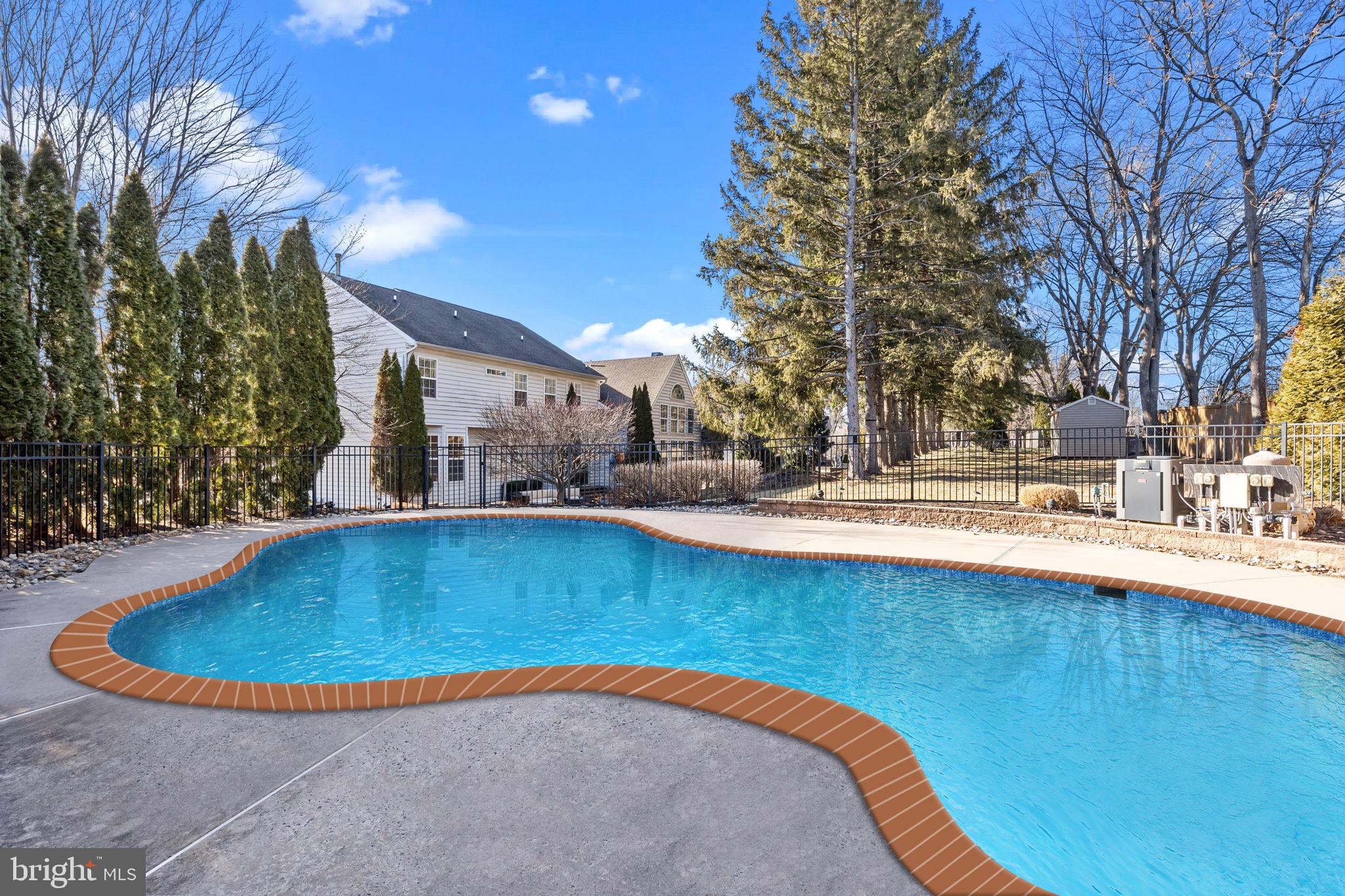 MEADOWBROOK - Residential