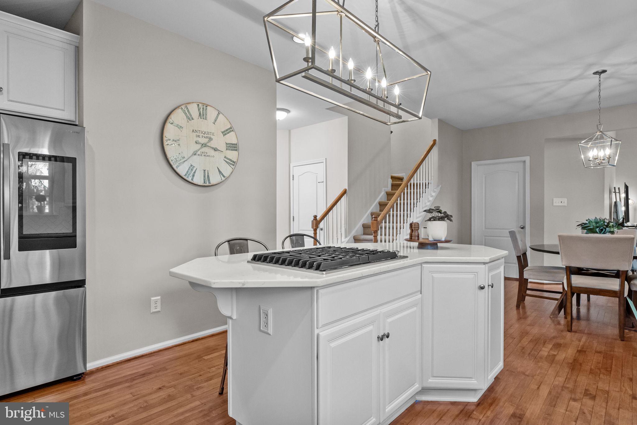 MEADOWBROOK - Residential