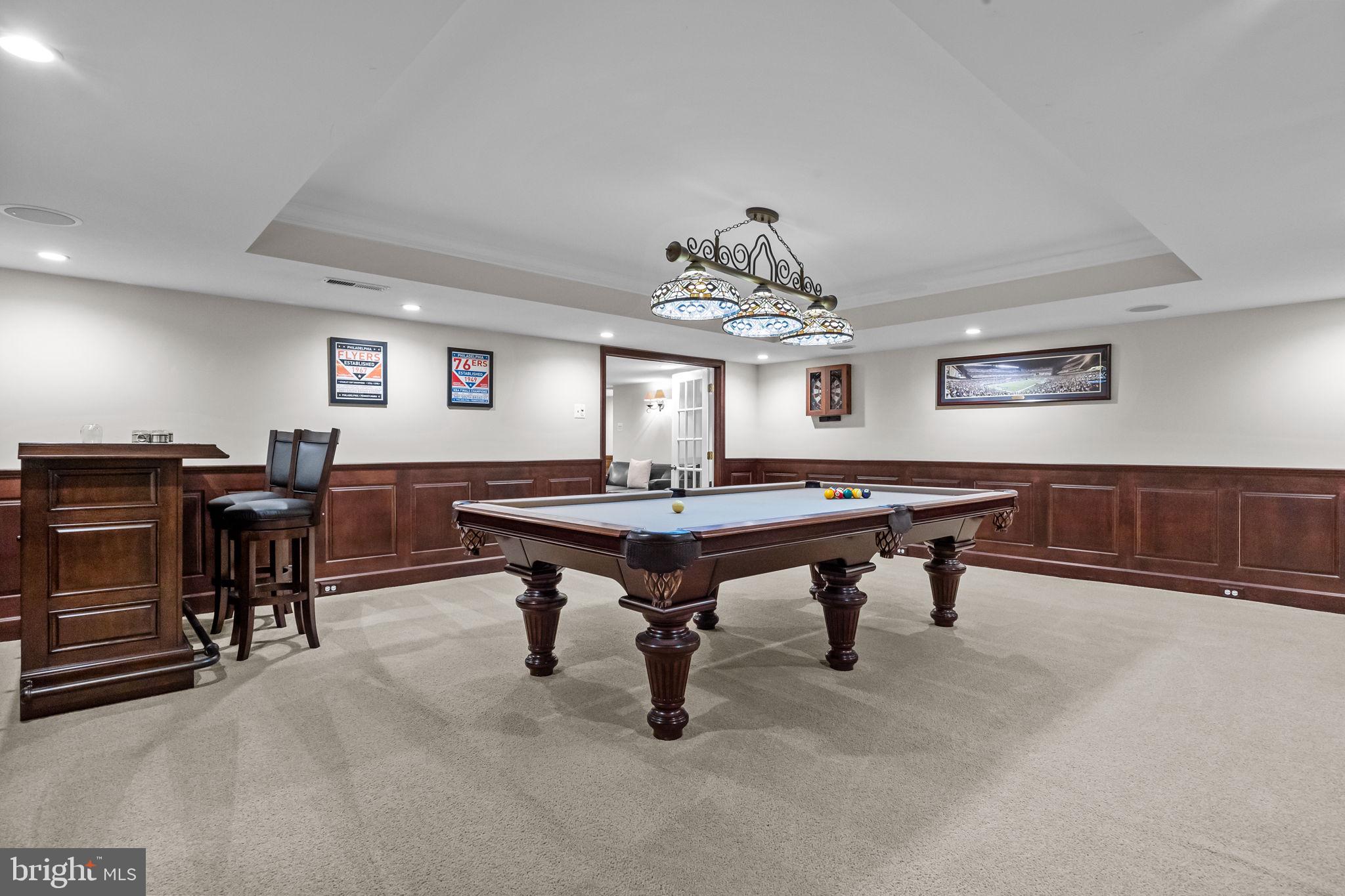 MEADOWBROOK - Residential