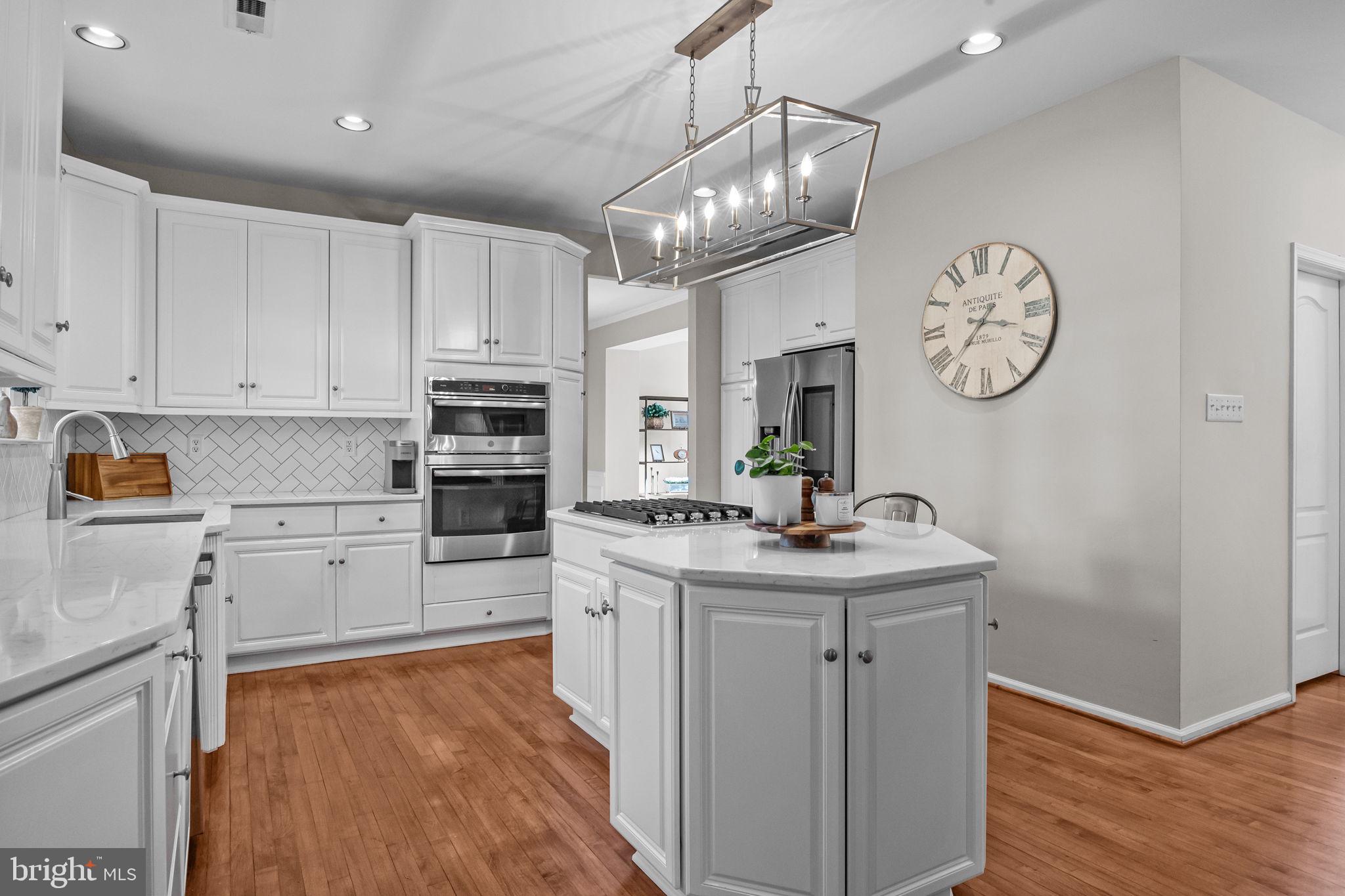 MEADOWBROOK - Residential