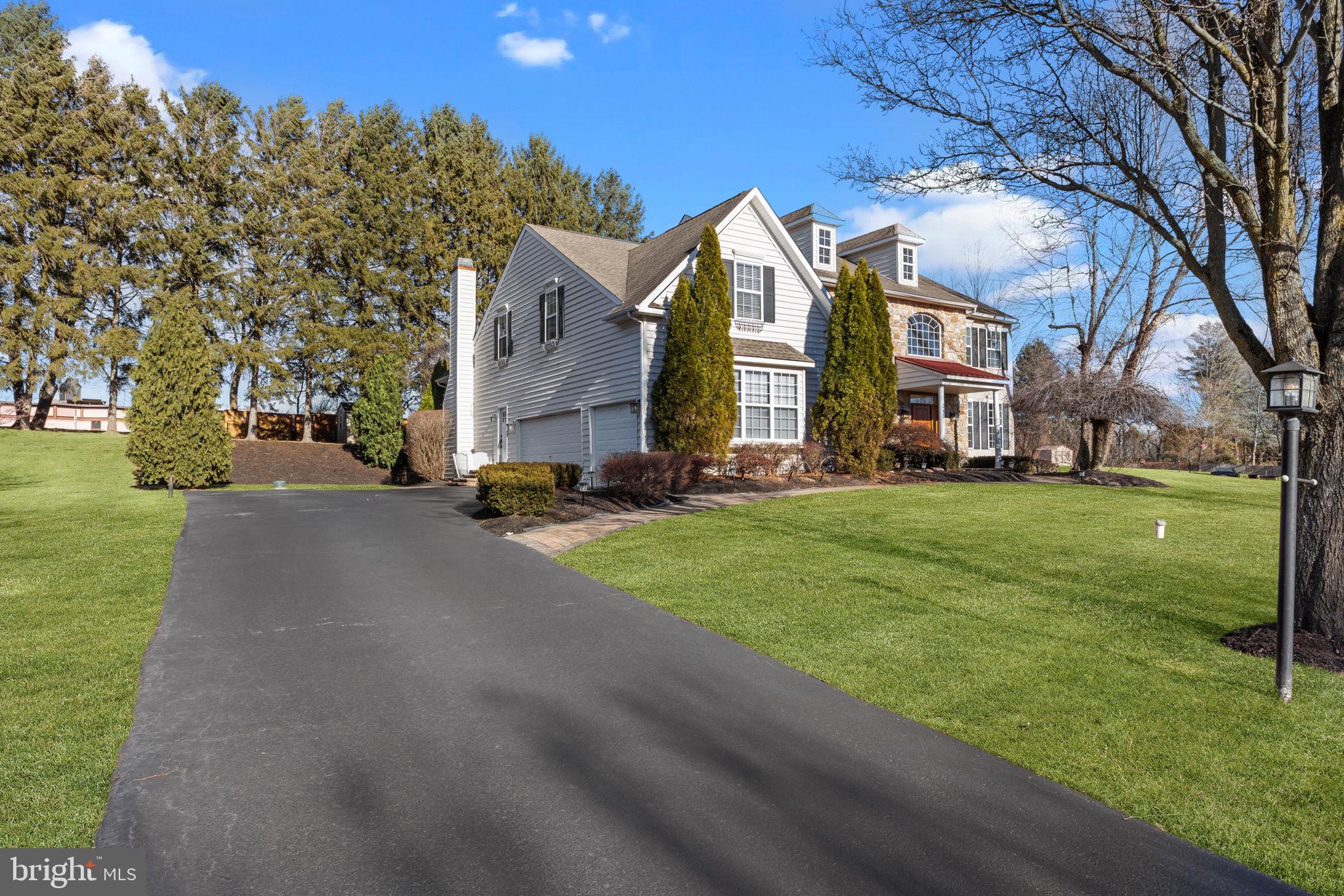 MEADOWBROOK - Residential