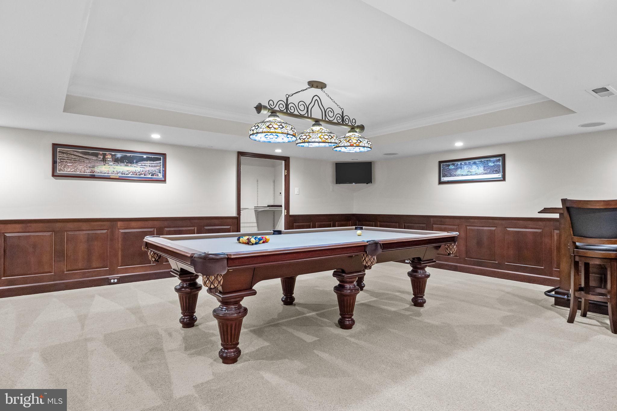 MEADOWBROOK - Residential