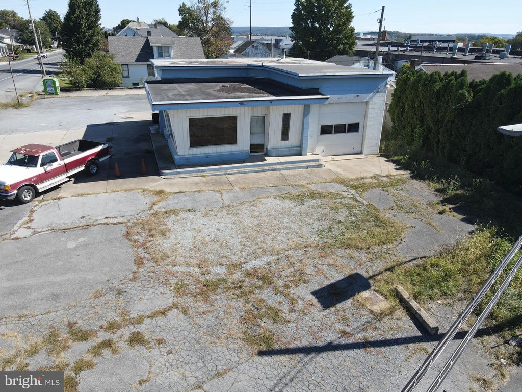 Photo of 1020 W Main Street, NEW HOLLAND, PA 17557 (MLS # PALA2058880)