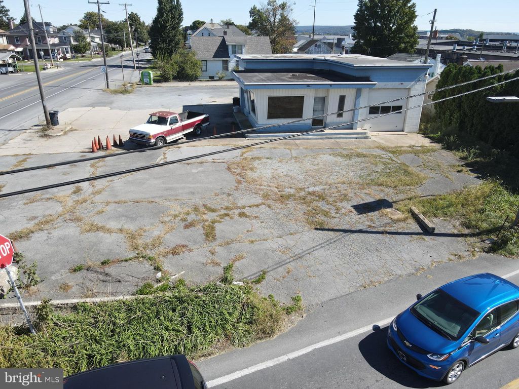 Photo of 1020 W Main Street, NEW HOLLAND, PA 17557 (MLS # PALA2058880)