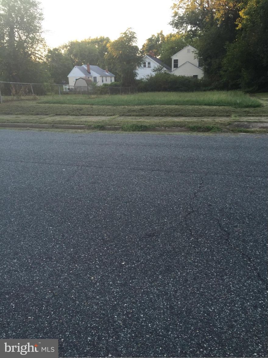 Priced To Sell Fast! Two adjacent vacant lots for sale.  Seller wants to sale both lots together. This is a great location near historic downtown Fredericksburg. Close to VRE, Shops, & More. Perfect to Build Your New Home or an Investment Property. Lots of Nearby New Homes Already Completed.. Seller offers no closing assistance