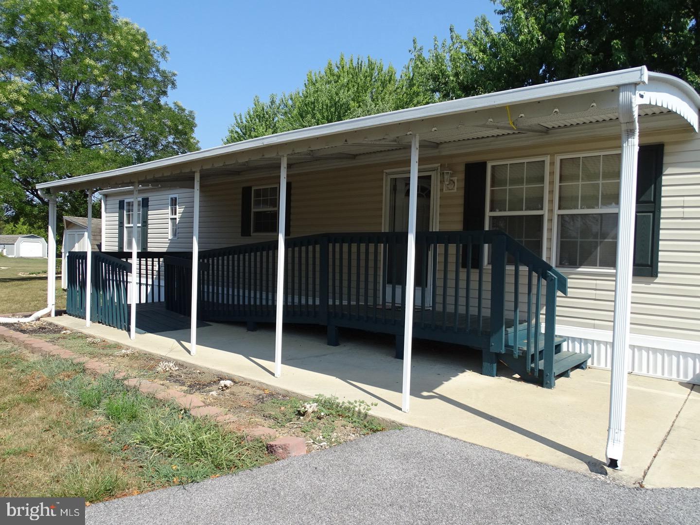COLONIAL ESTATES - Residential