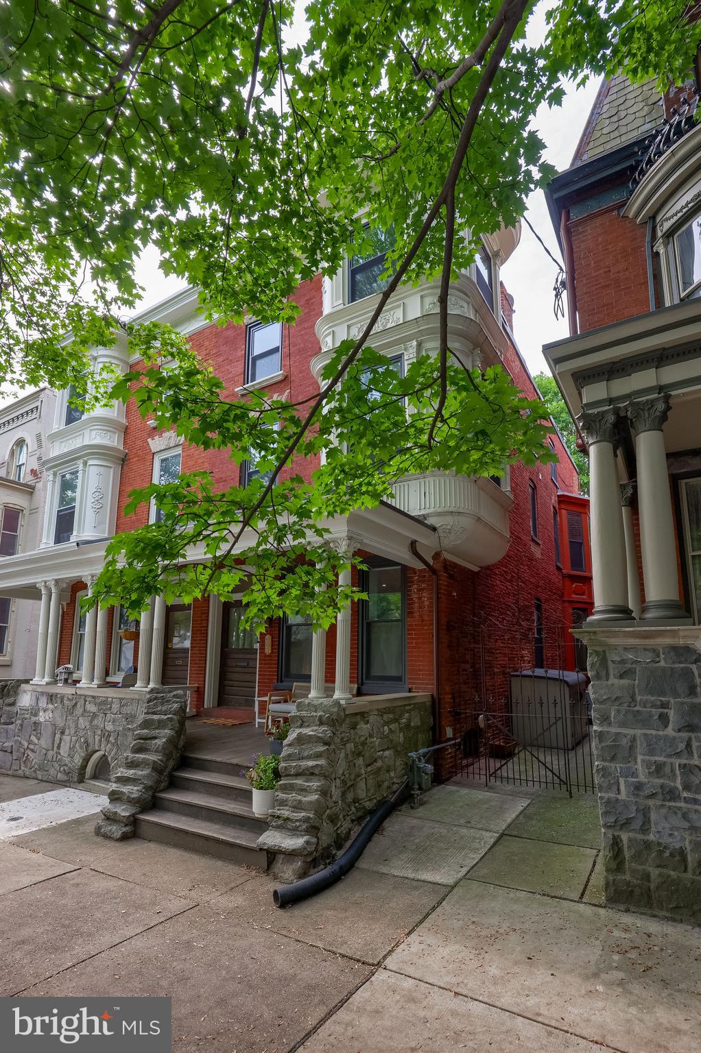 662 W CHESTNUT STREET
