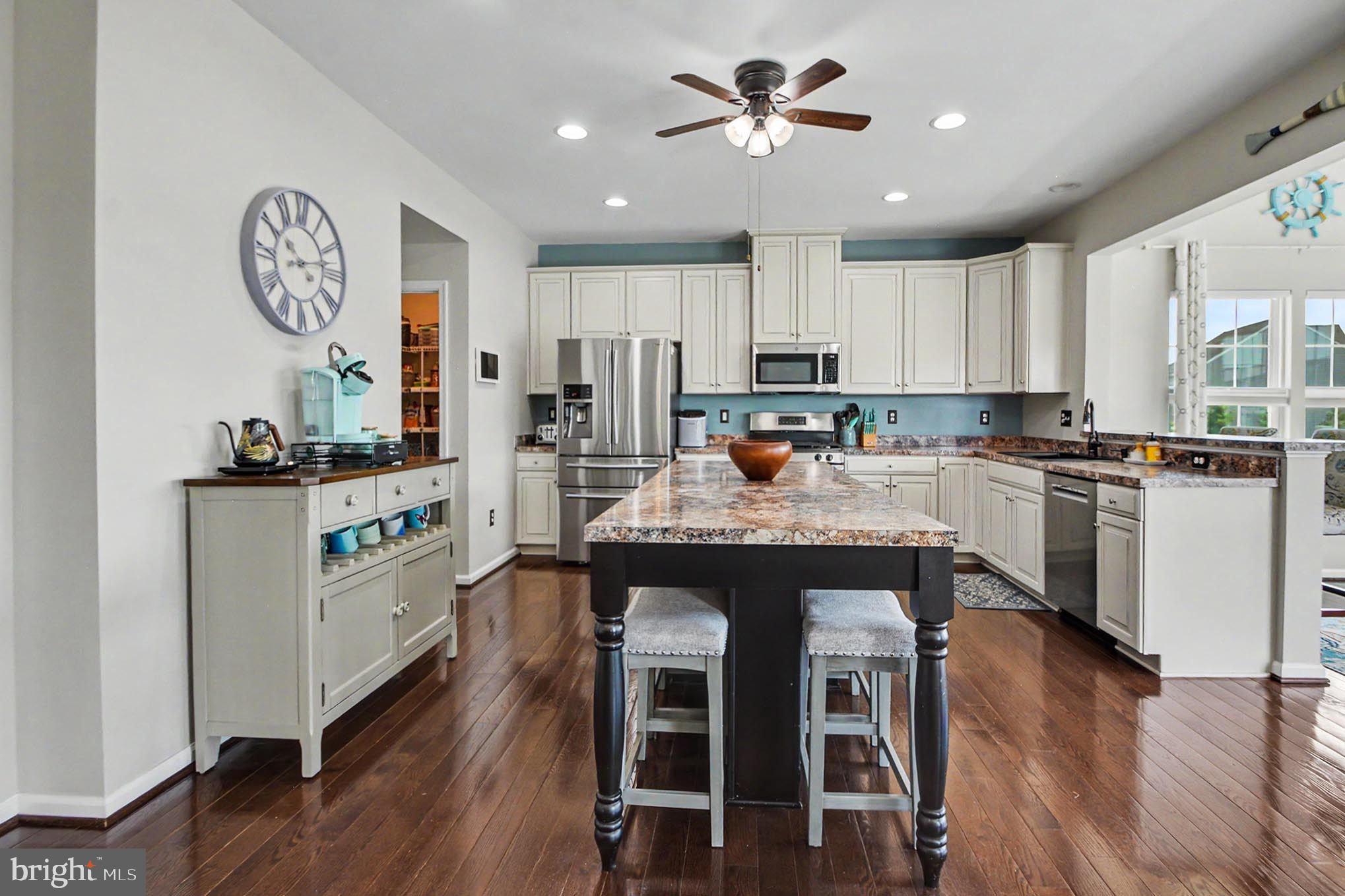 PRES AT MONTGOMERY - Residential