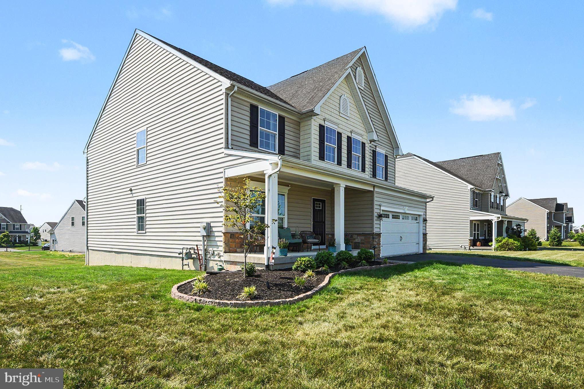 PRES AT MONTGOMERY - Residential