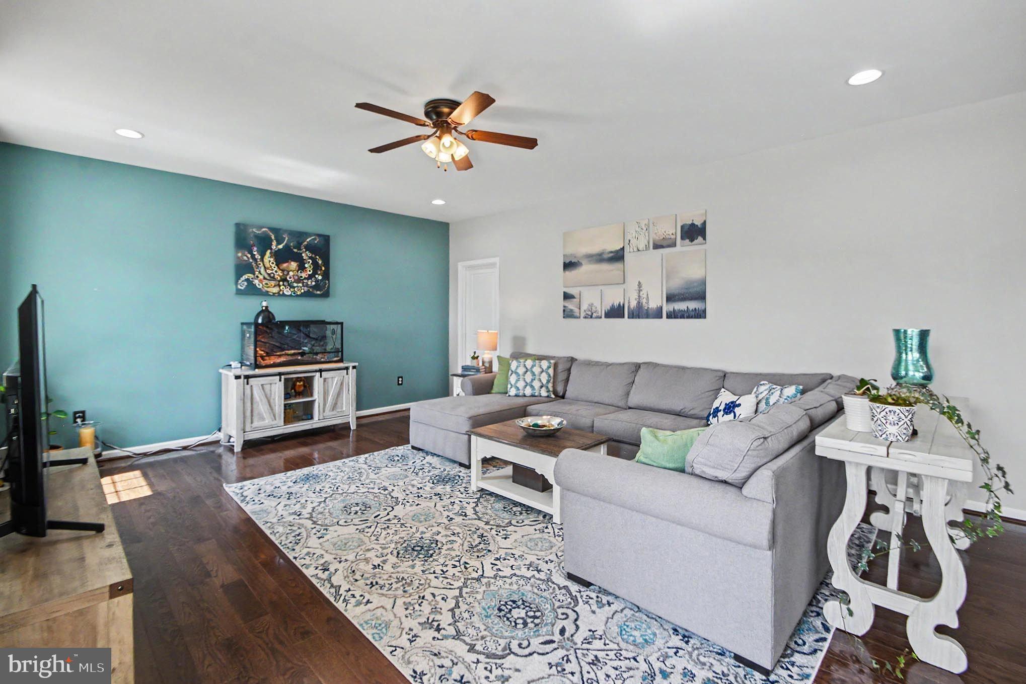PRES AT MONTGOMERY - Residential