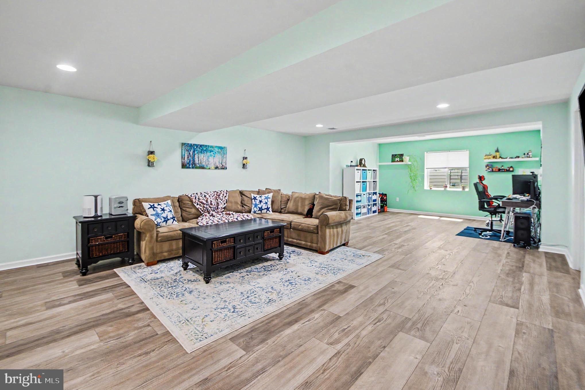 PRES AT MONTGOMERY - Residential