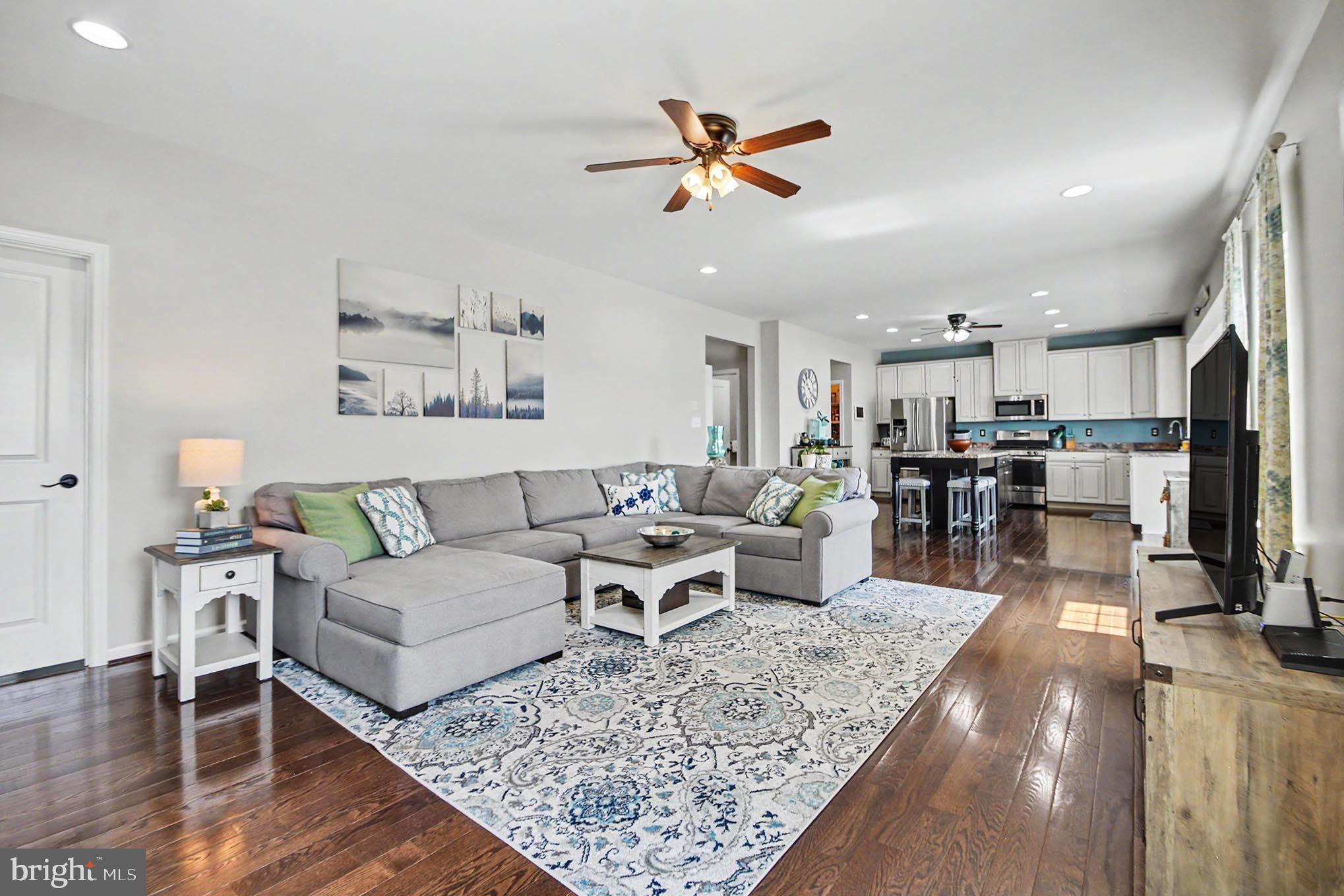 PRES AT MONTGOMERY - Residential