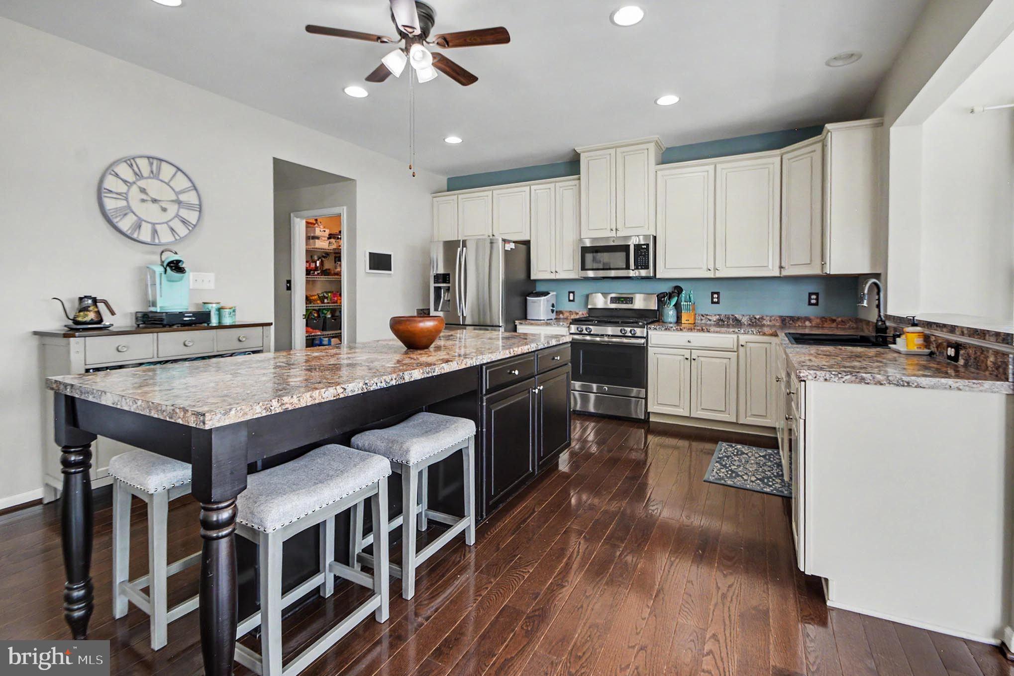 PRES AT MONTGOMERY - Residential