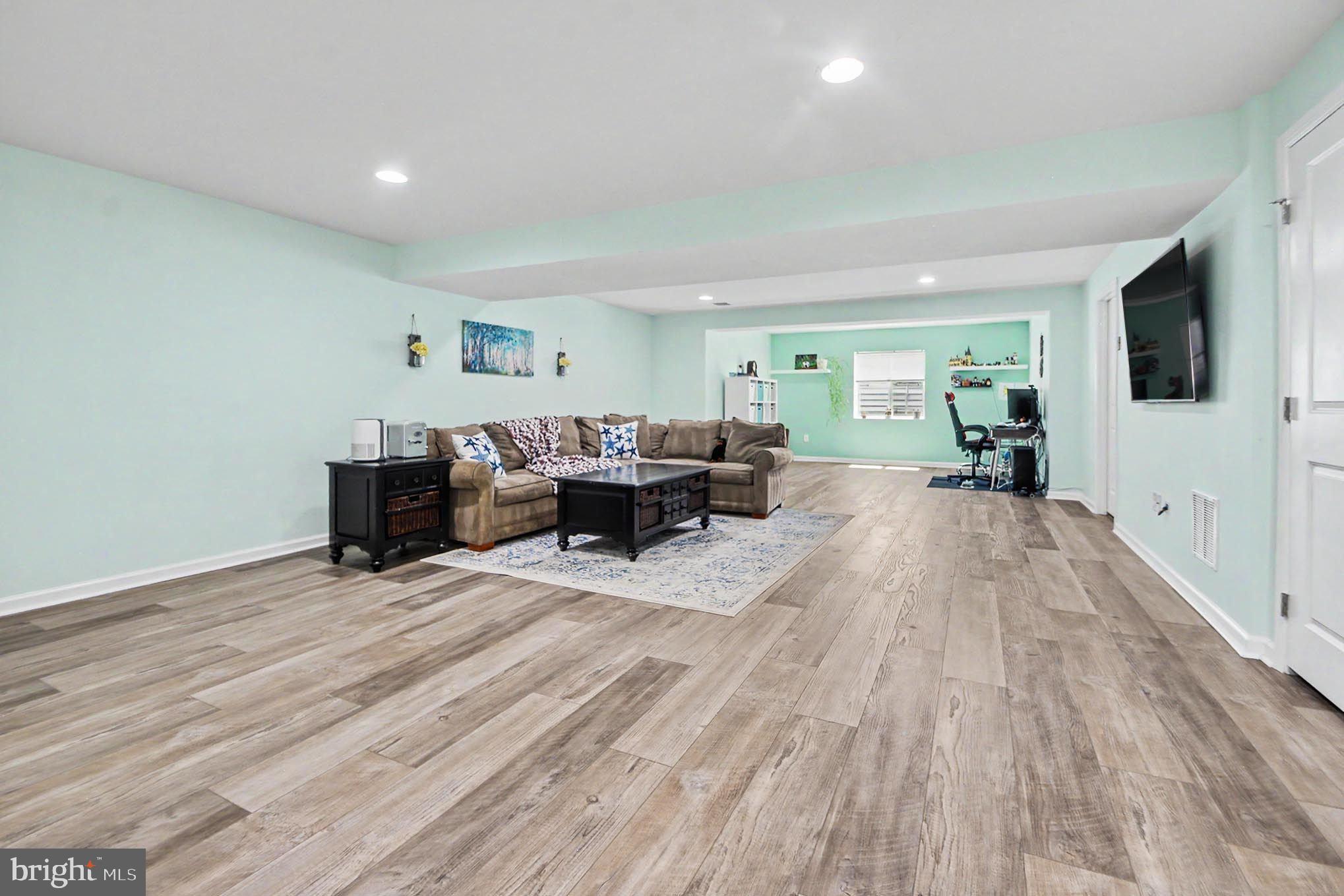 PRES AT MONTGOMERY - Residential