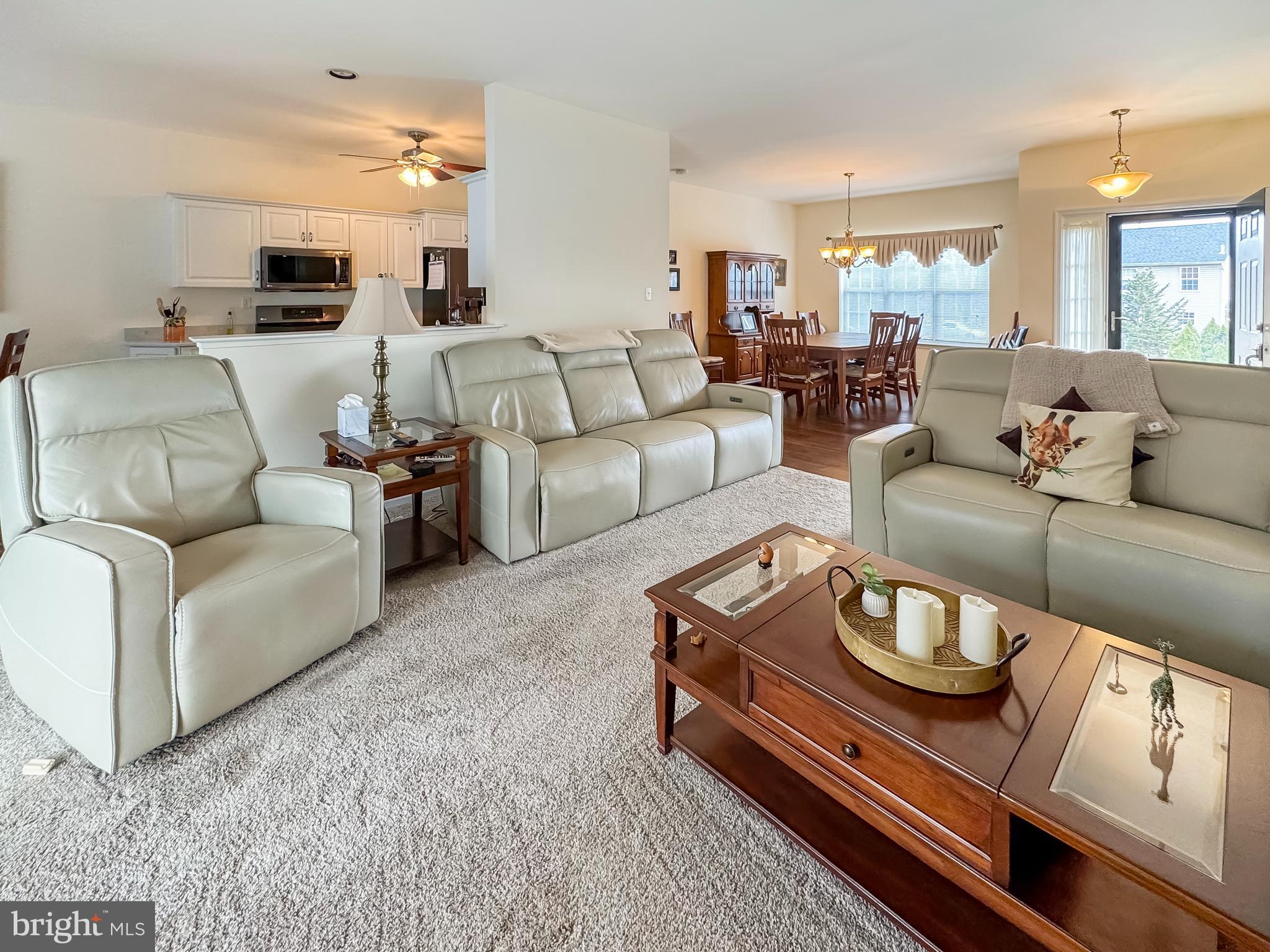 25 PEBBLE BEACH LANE