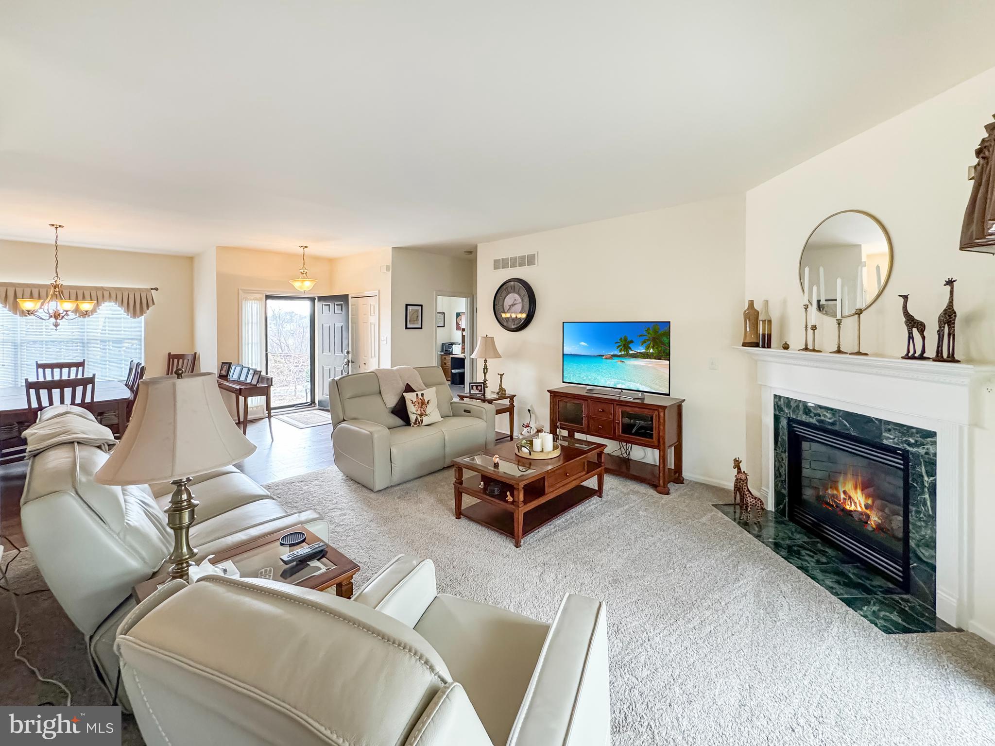 25 PEBBLE BEACH LANE