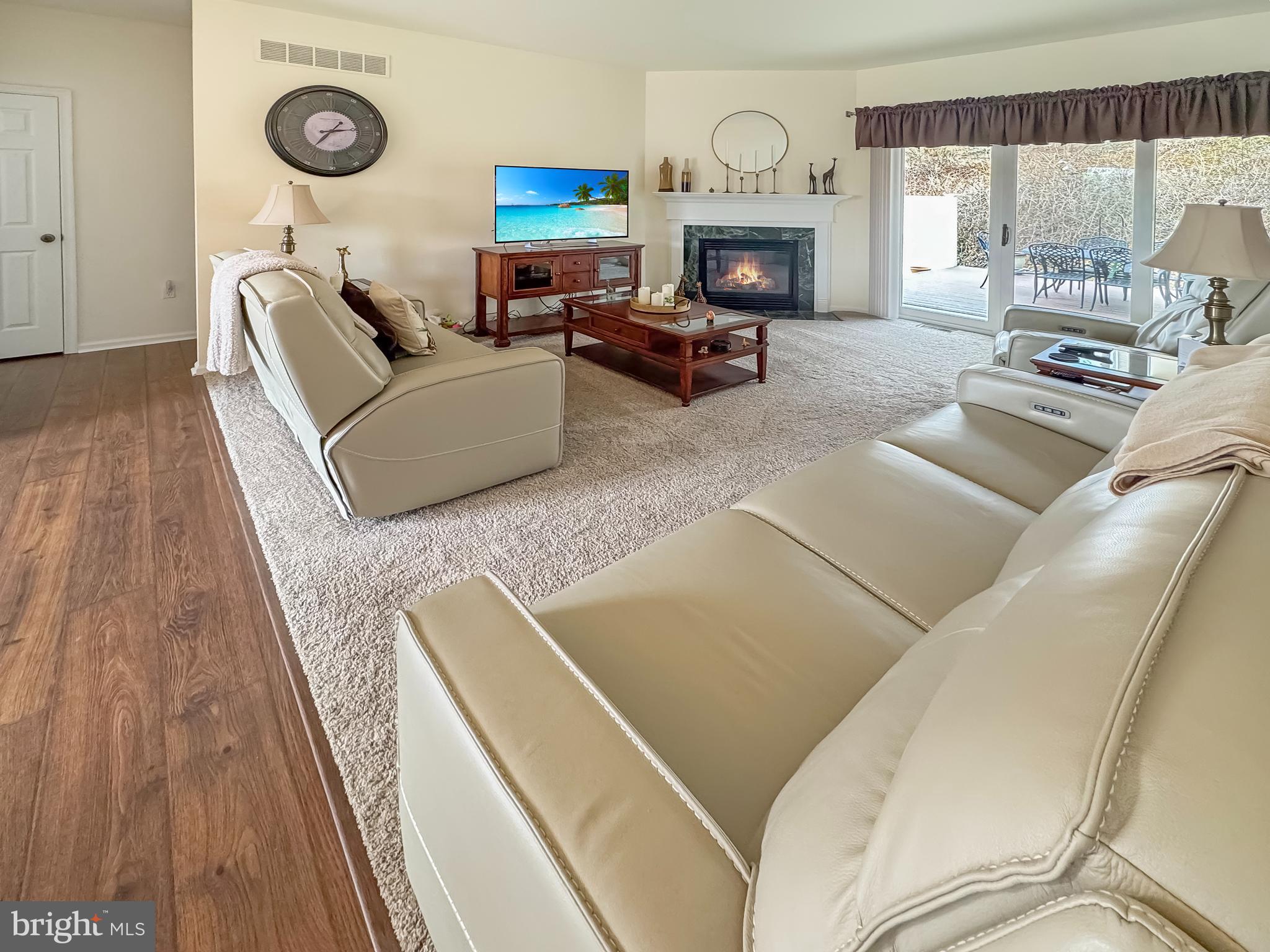 25 PEBBLE BEACH LANE