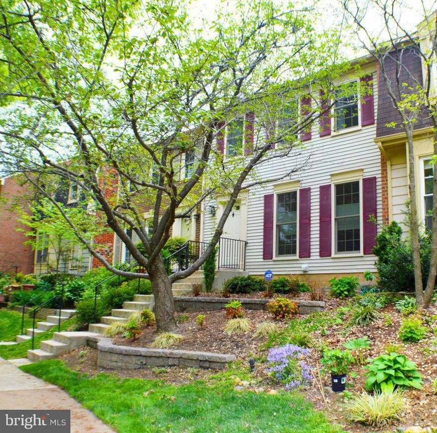 Beautifully updated 3BR/3.5BA town home in sought after Country Creek within easy walking distance to Vienna Metro.  Home features renovated kitchen ceramic floors, SS appliances, 42" cabinets & Silestone countertops.  Sep LR & DR.  MBR has completely remodeled en suite bath w/quartz counters, dual sinks & custom cabinets. Walkout basement FR with wood FP opens to stone patio & fenced backyard.