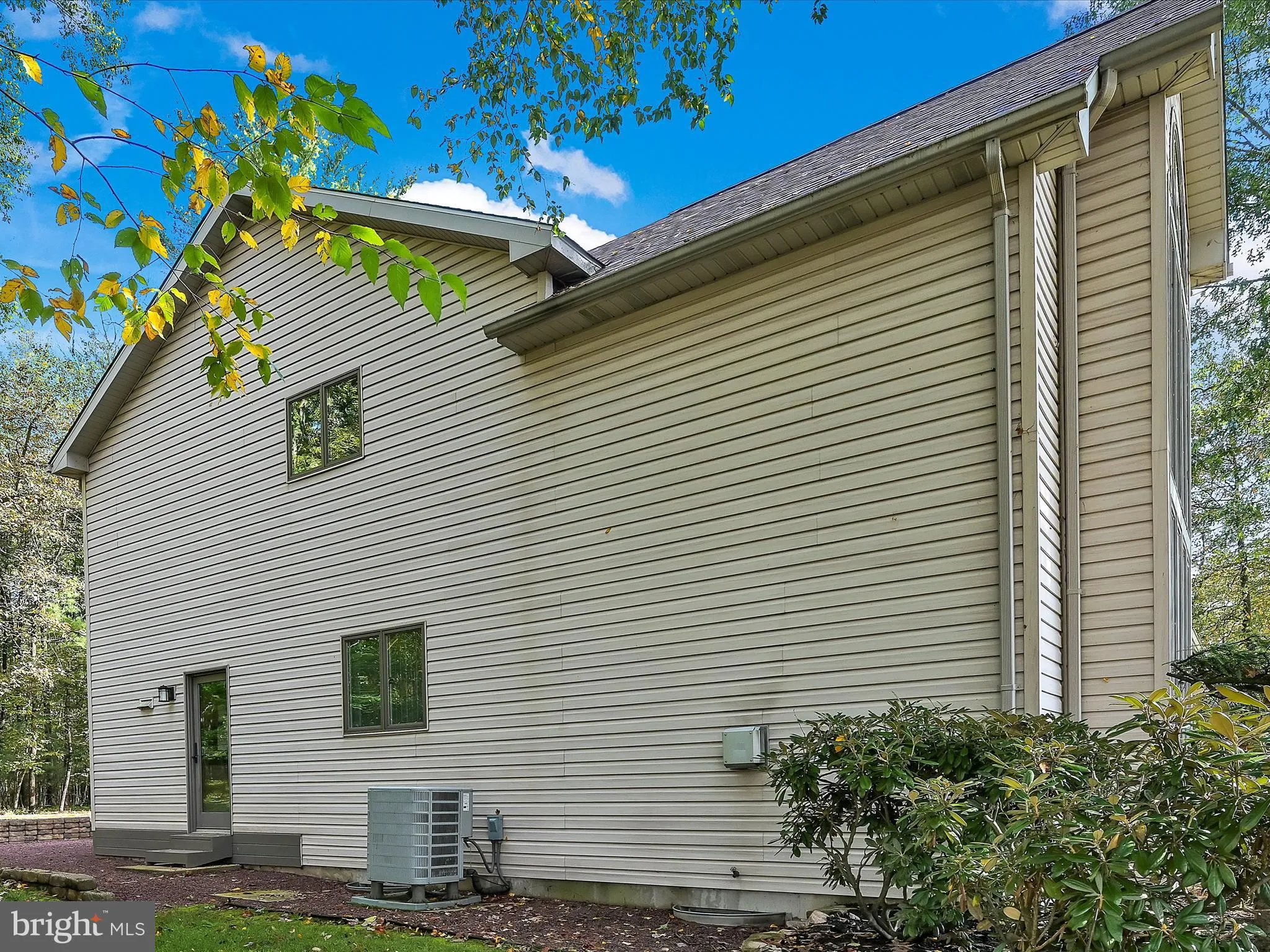 Auburn, Pennsylvania 17922, United States, 3 Bedrooms Bedrooms, ,4 BathroomsBathrooms,Residential,Coming Soon,218320