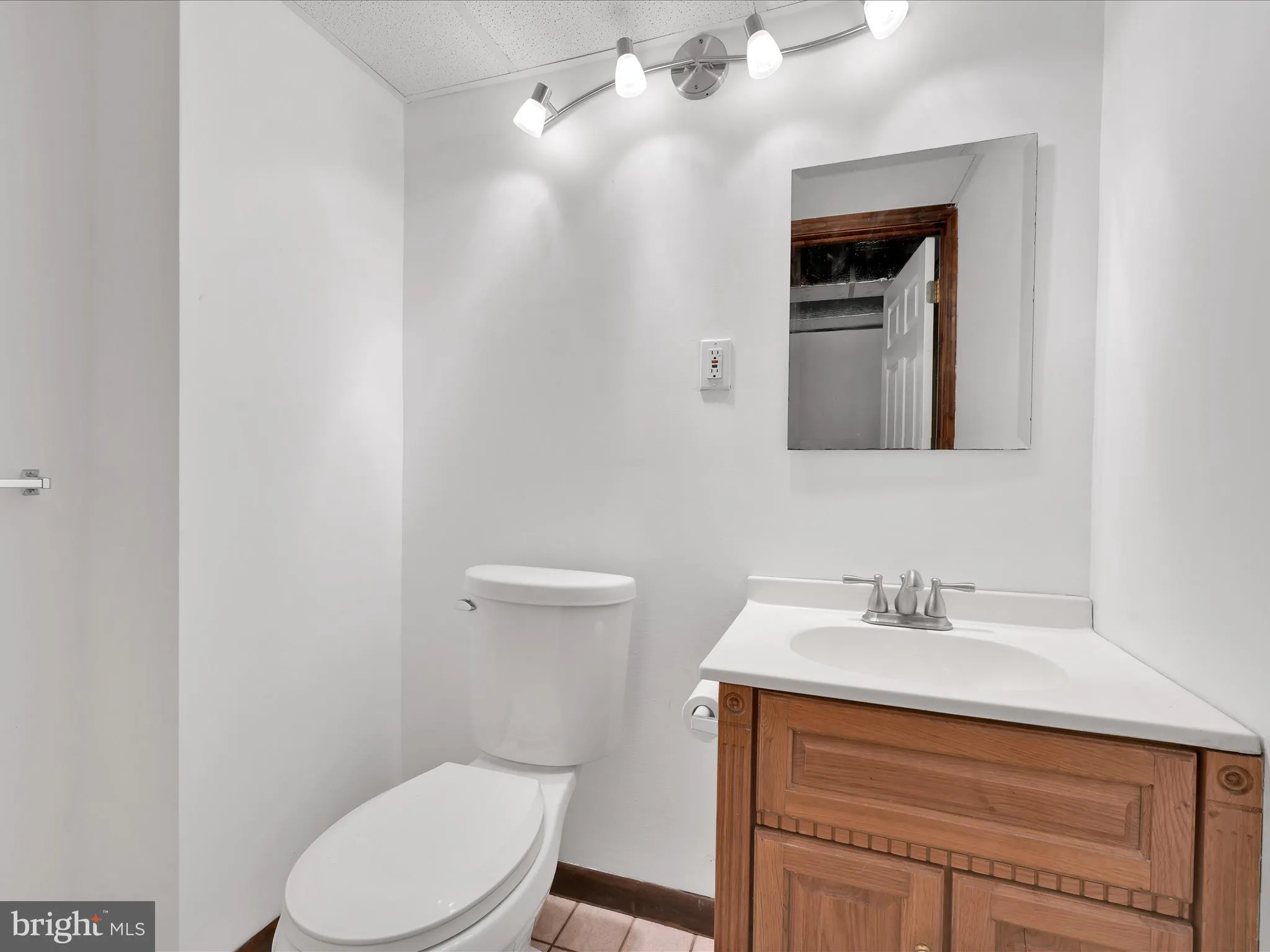 Auburn, Pennsylvania 17922, United States, 3 Bedrooms Bedrooms, ,4 BathroomsBathrooms,Residential,Coming Soon,218320