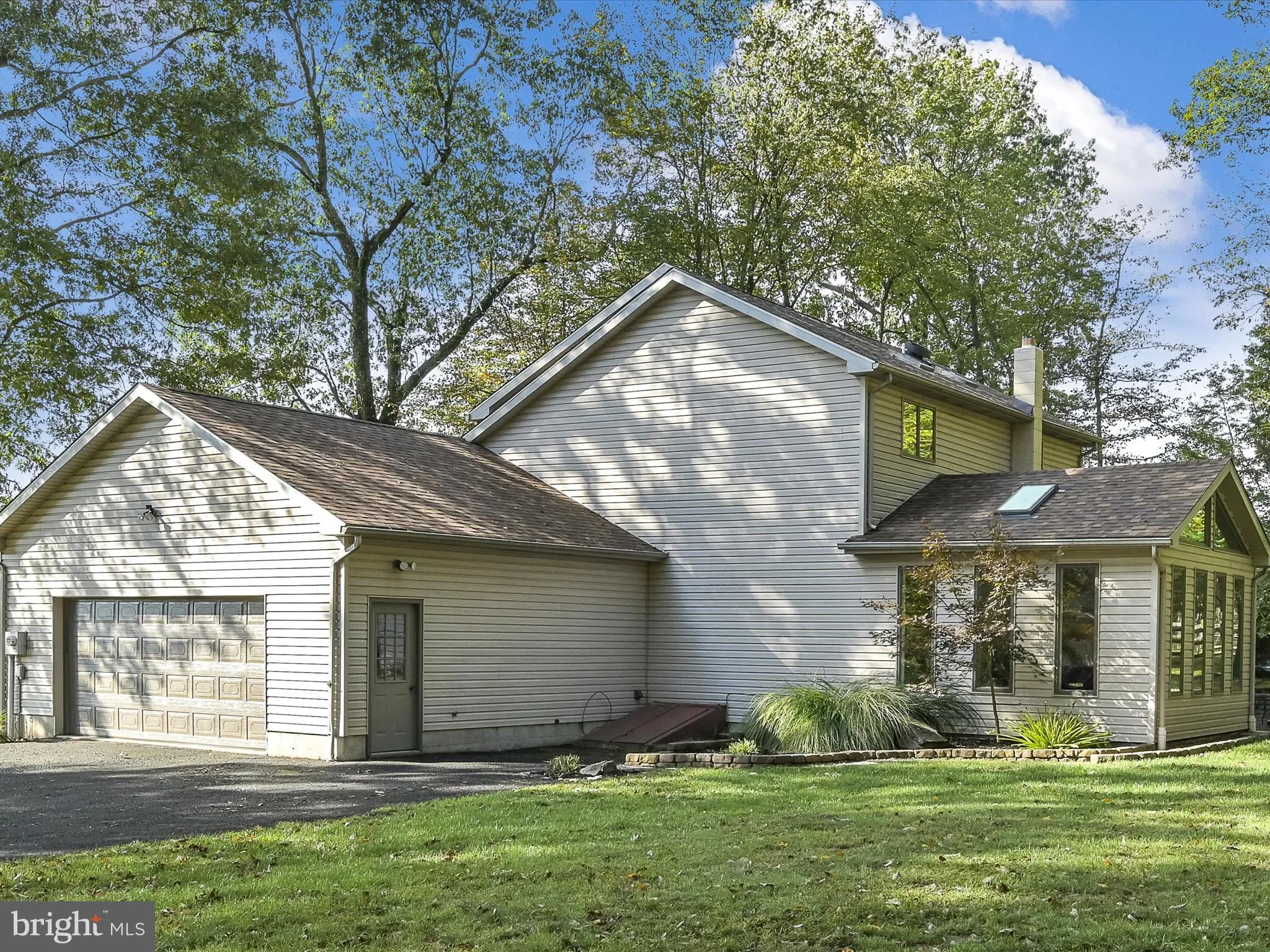 Auburn, Pennsylvania 17922, United States, 3 Bedrooms Bedrooms, ,4 BathroomsBathrooms,Residential,Coming Soon,218320