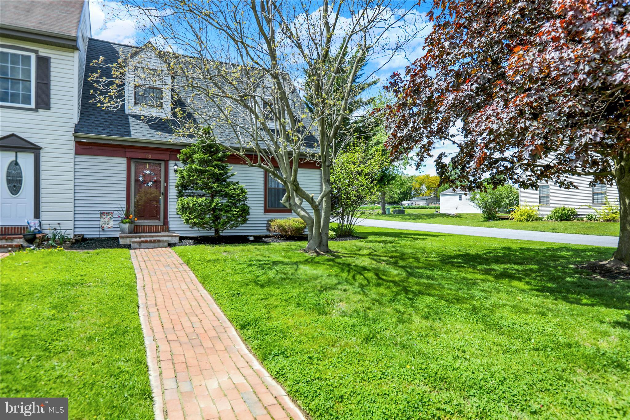 40 CARRIAGE HOUSE DRIVE