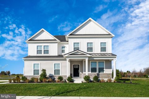 Photo of 451 Crownleaf Drive, MIDDLETOWN, DE 19709 (MLS # DENC2090812)