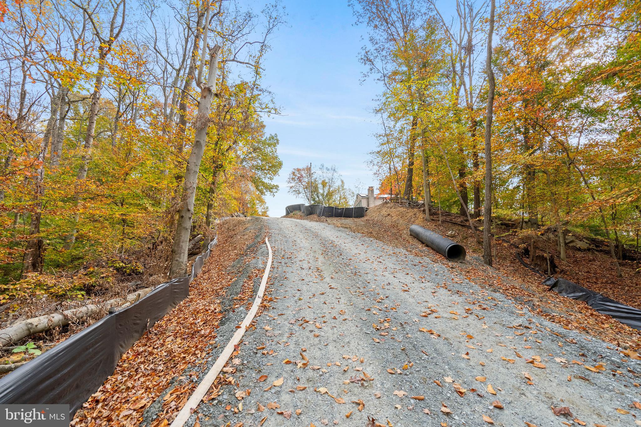 PISCATAWAY BAY - Land