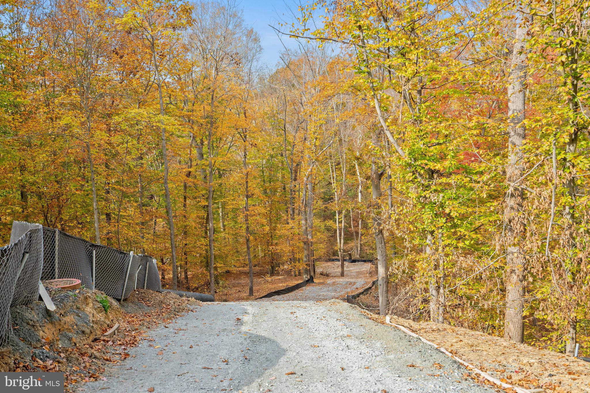 PISCATAWAY BAY - Land