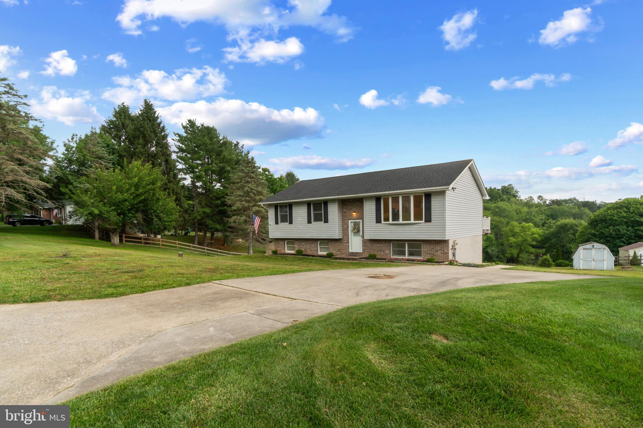 2217 RIDGEMONT DRIVE