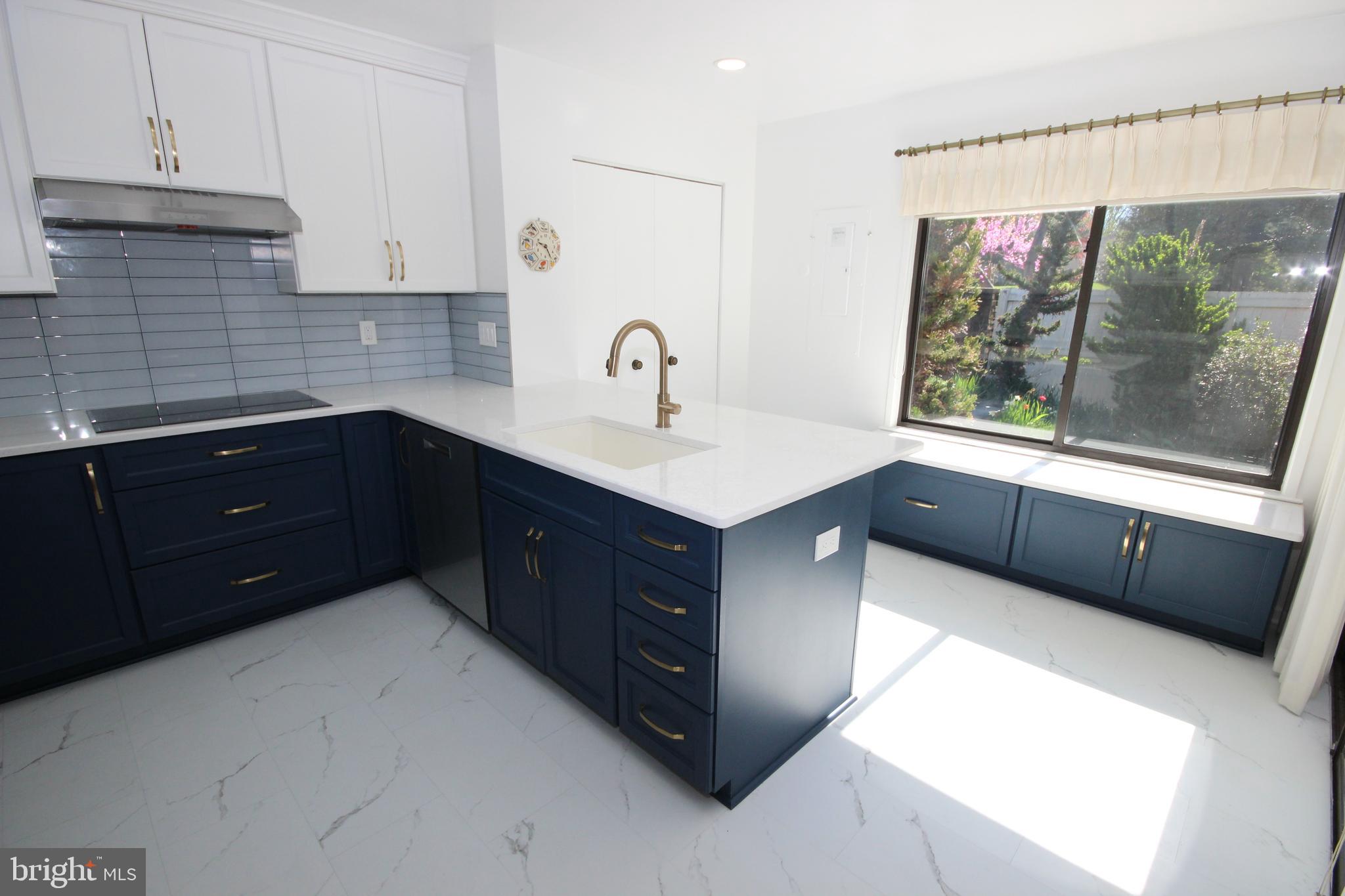 COURTS OF WHETSTONE - Residential