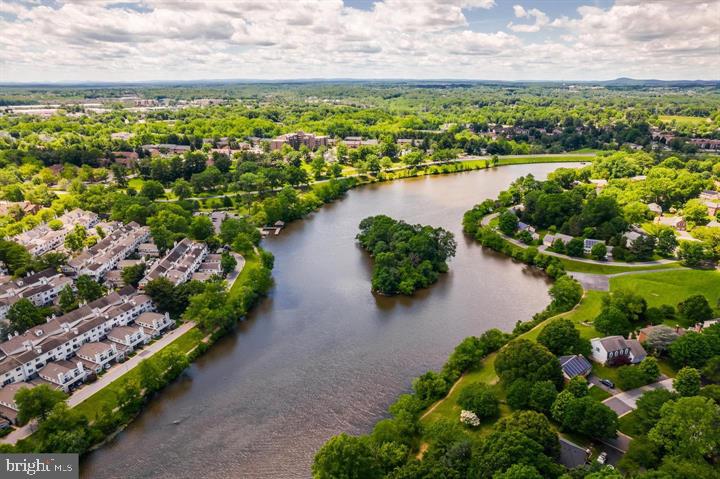 COURTS OF WHETSTONE - Residential