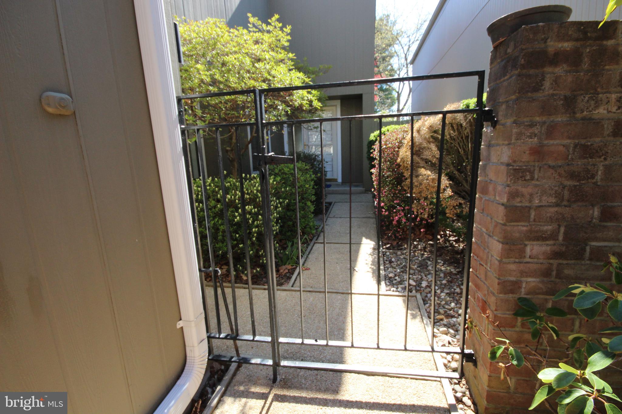 COURTS OF WHETSTONE - Residential