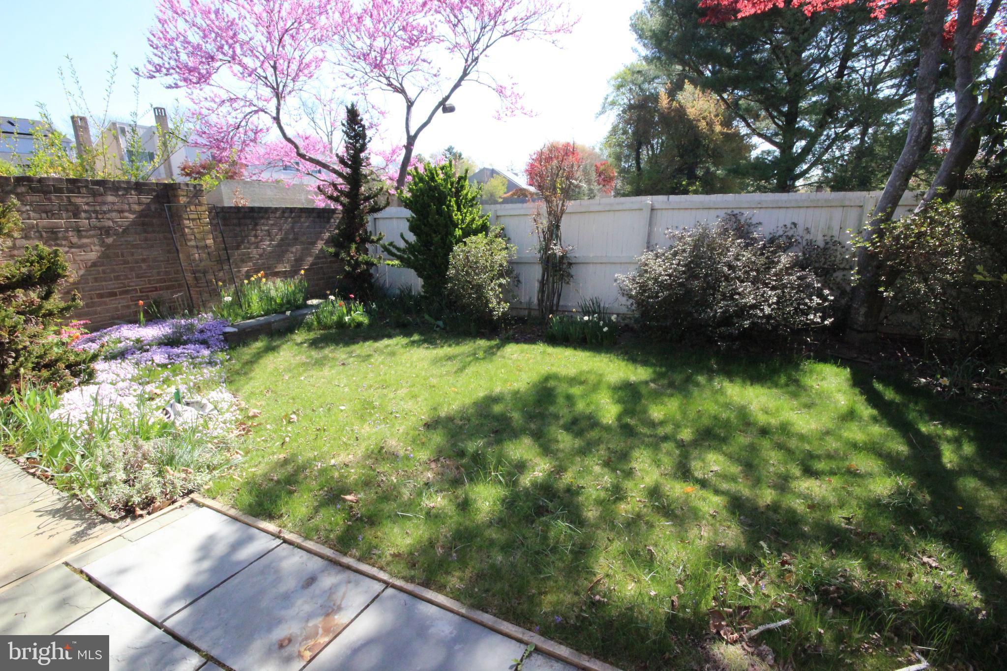 COURTS OF WHETSTONE - Residential