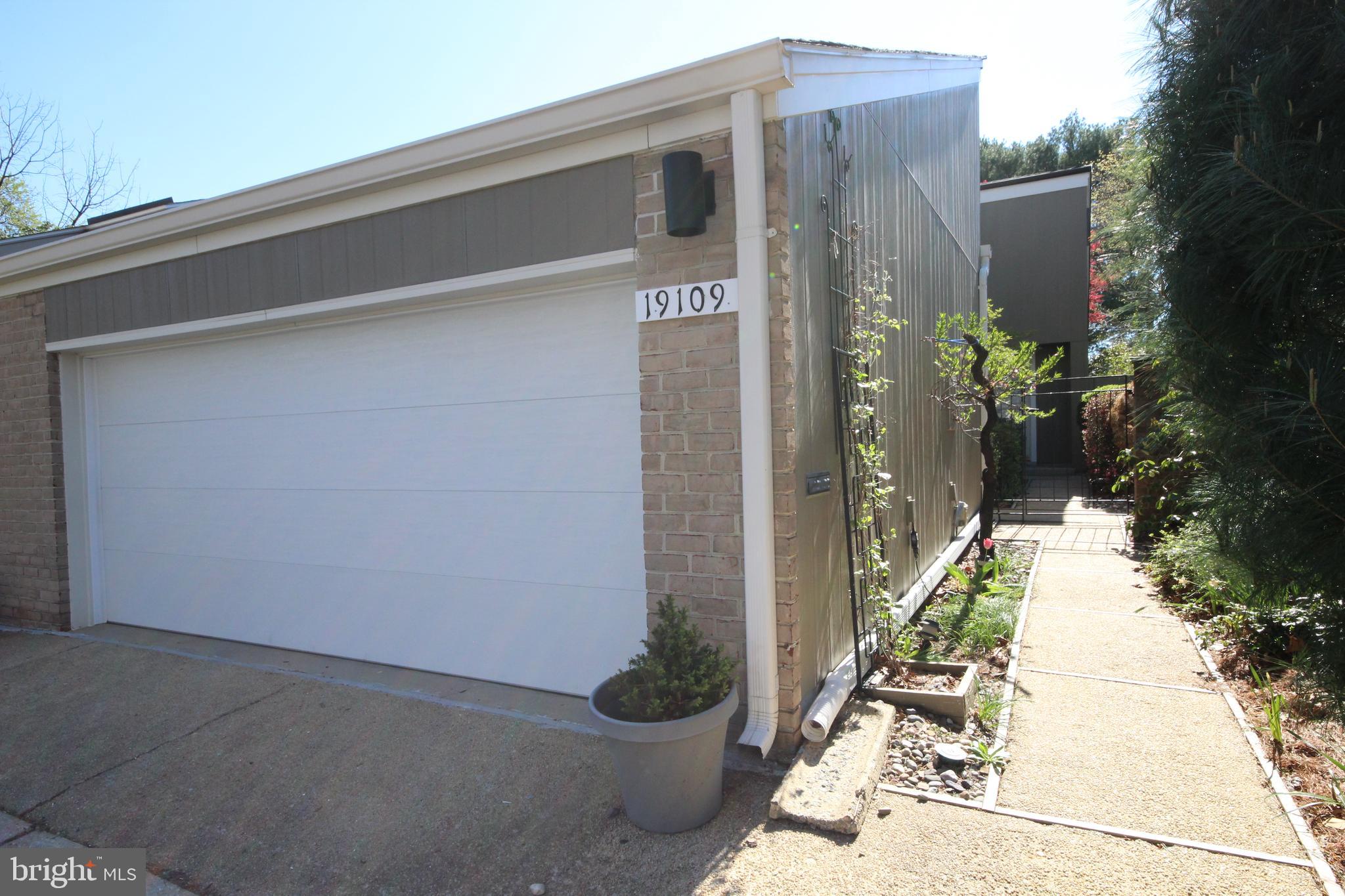 COURTS OF WHETSTONE - Residential