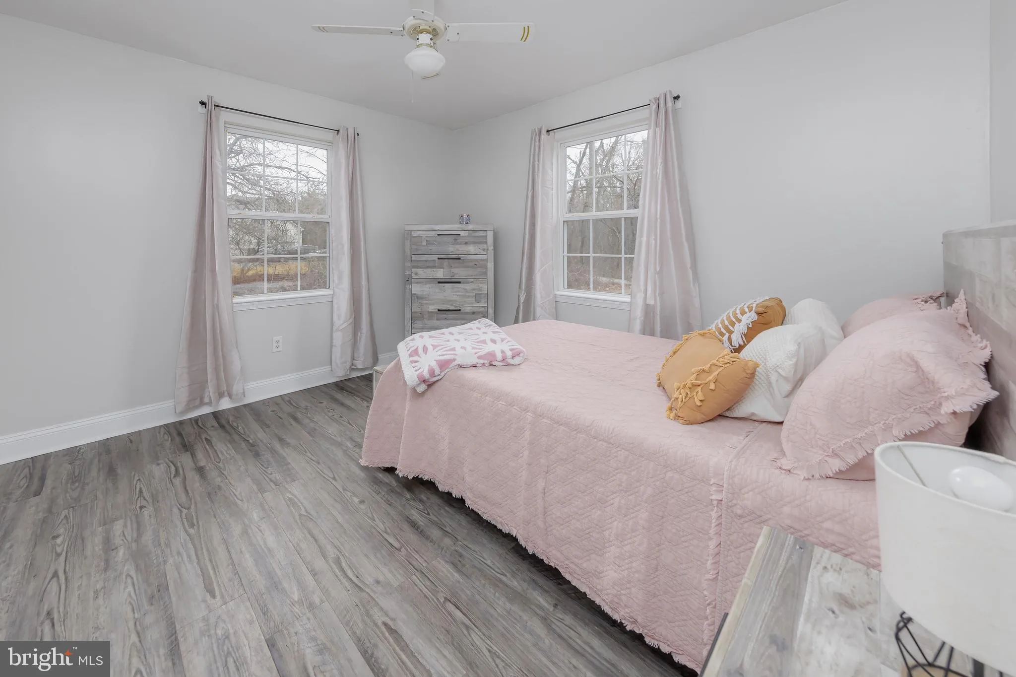 Glassboro, New Jersey 08028, United States, 4 Bedrooms Bedrooms, ,2 BathroomsBathrooms,Residential,Pending,6984