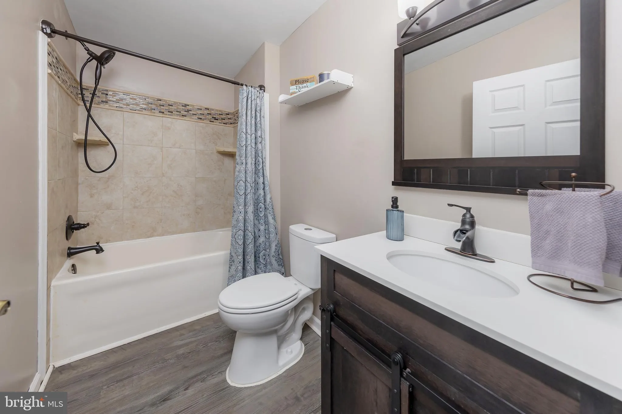 Glassboro, New Jersey 08028, United States, 4 Bedrooms Bedrooms, ,2 BathroomsBathrooms,Residential,Pending,6984