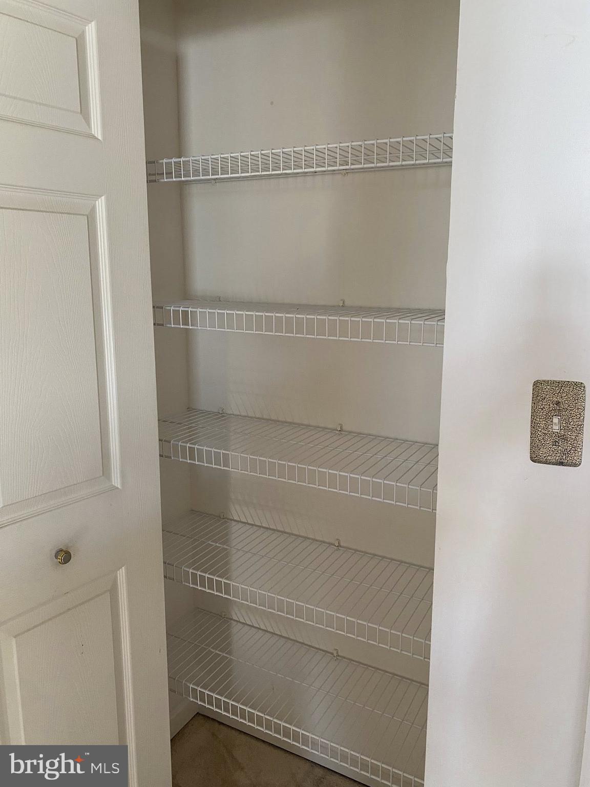 WINDSOR MILL - Residential