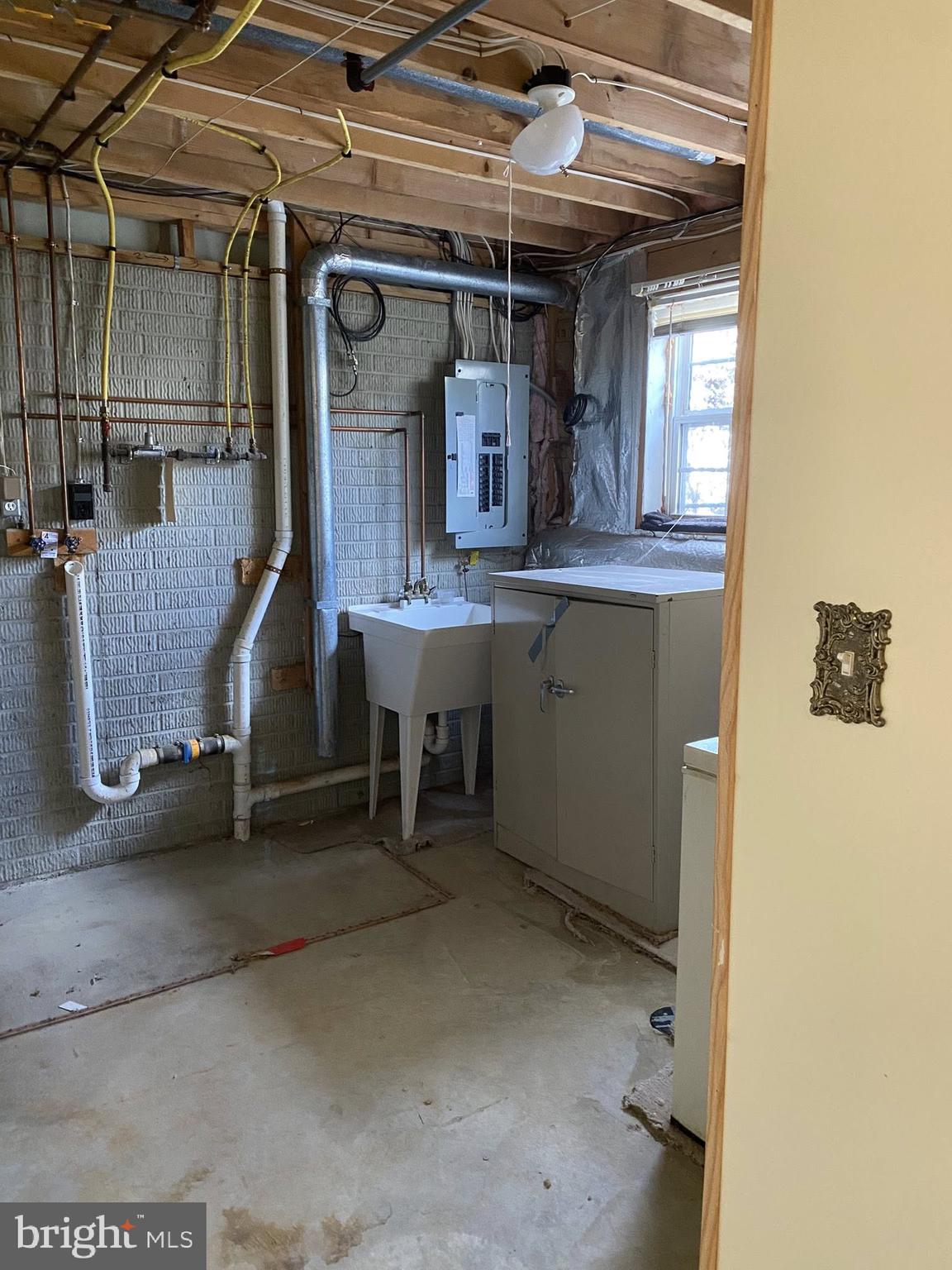 WINDSOR MILL - Residential